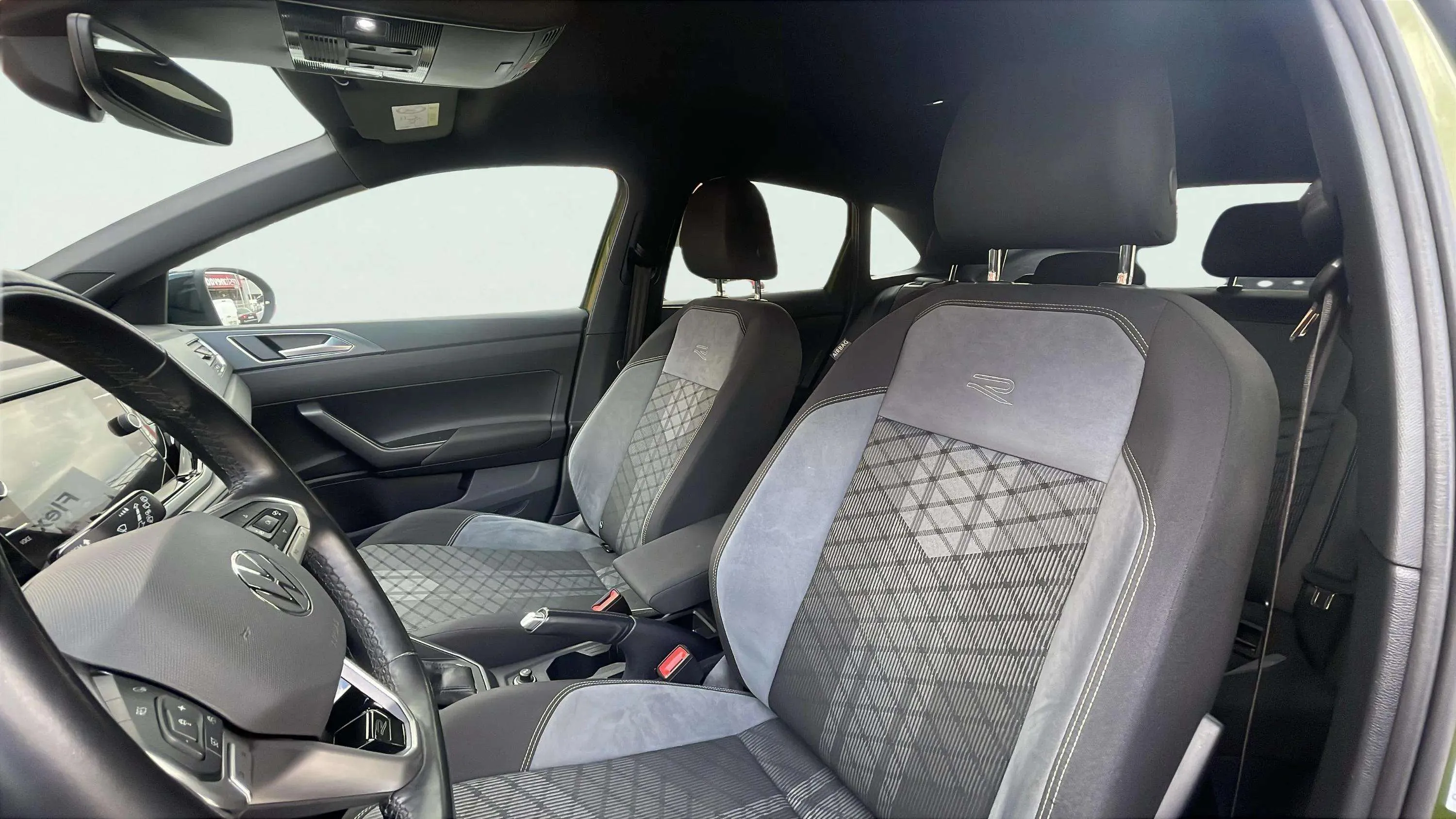 Volkswagen Taigo R-Line 1.0 TSI DSG - foto 24