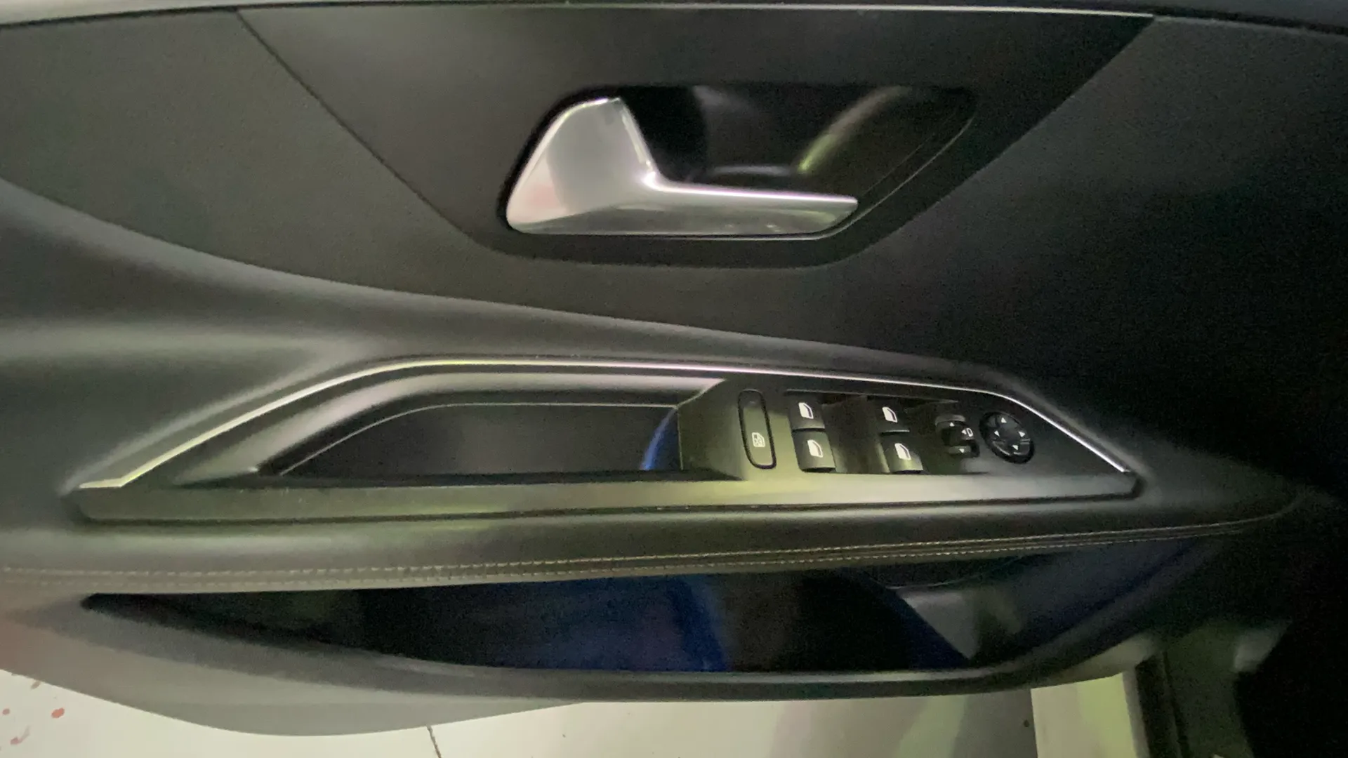 Peugeot 3008 2.0BLUEHDI GT - foto 10