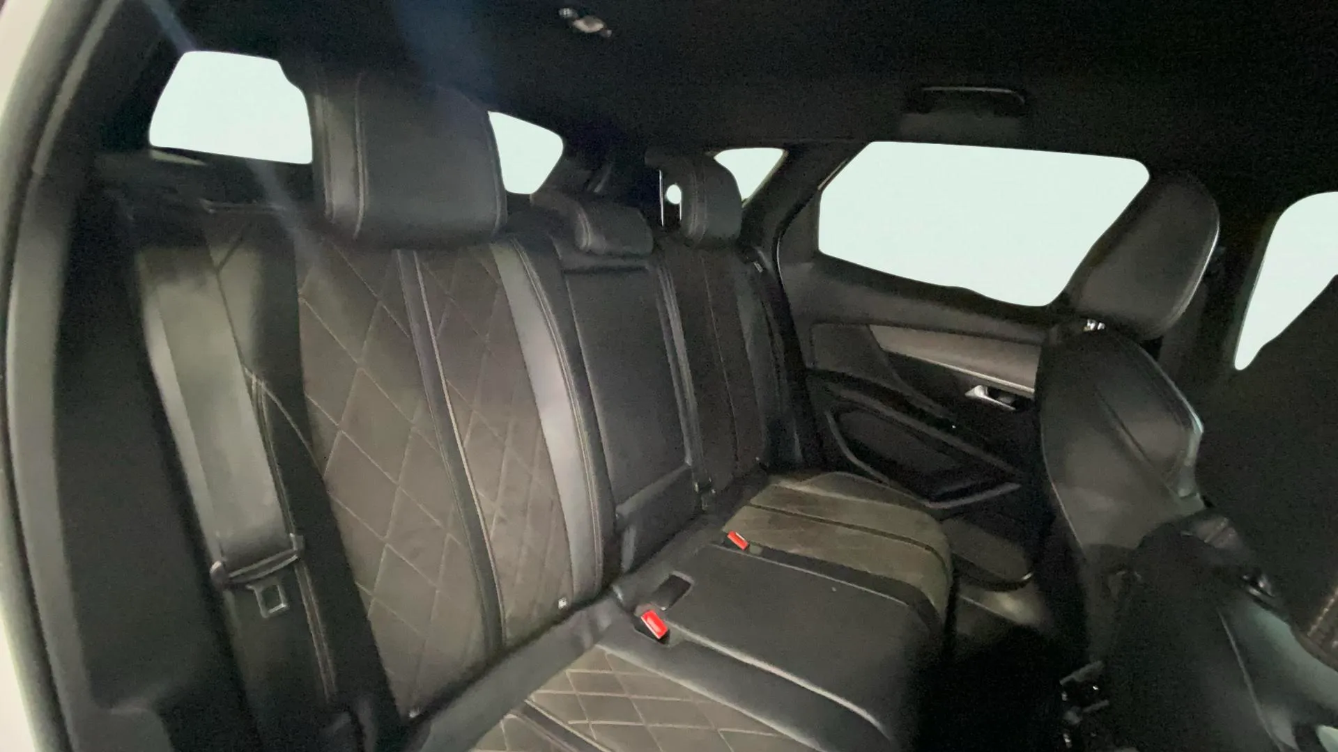 Peugeot 3008 2.0BLUEHDI GT - foto 25