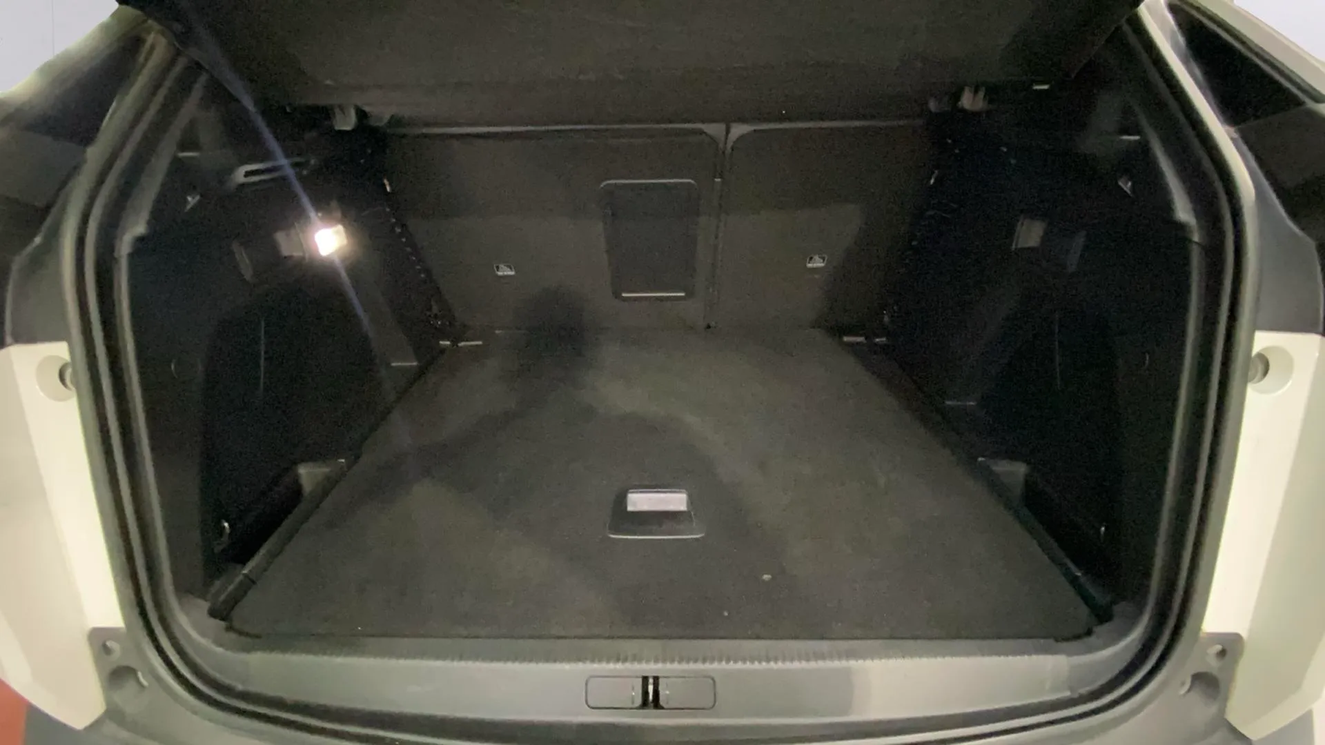 Peugeot 3008 2.0BLUEHDI GT - foto 27