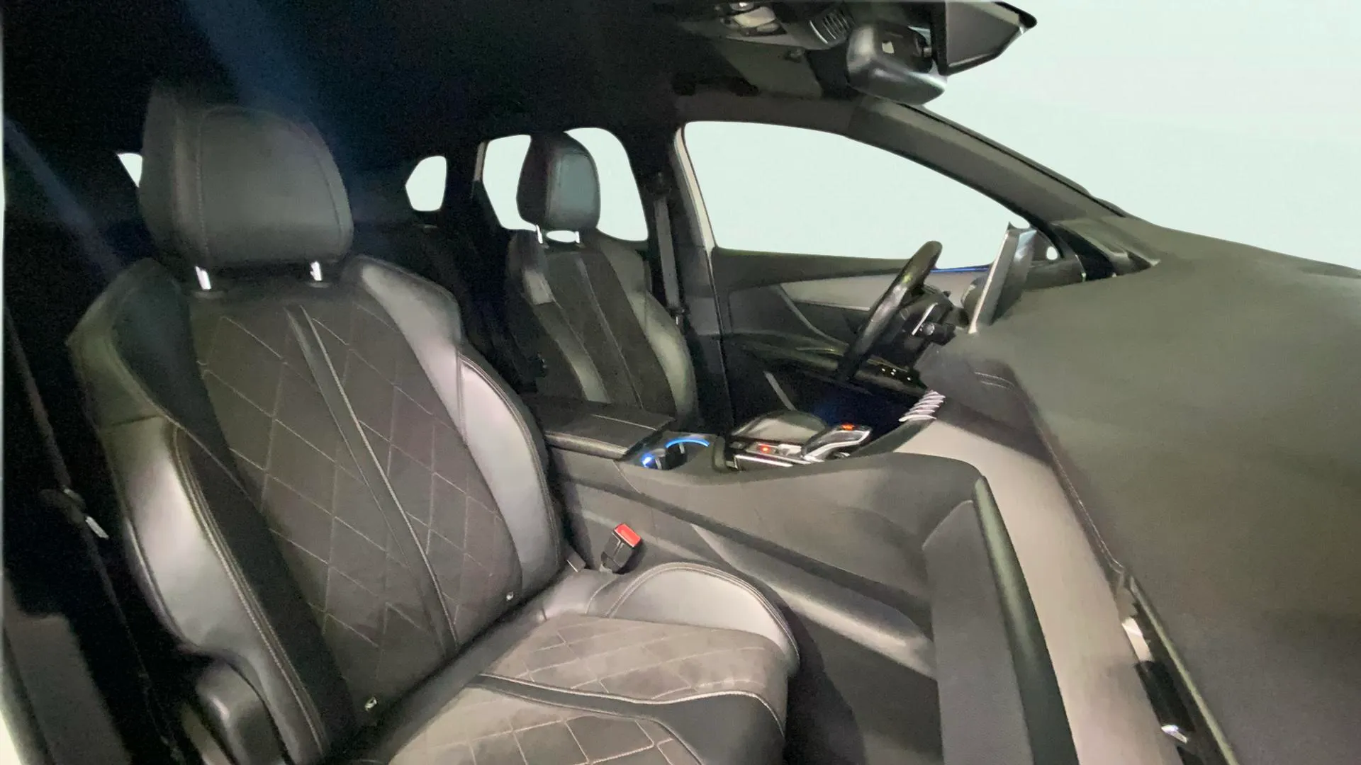Peugeot 3008 2.0BLUEHDI GT - foto 24