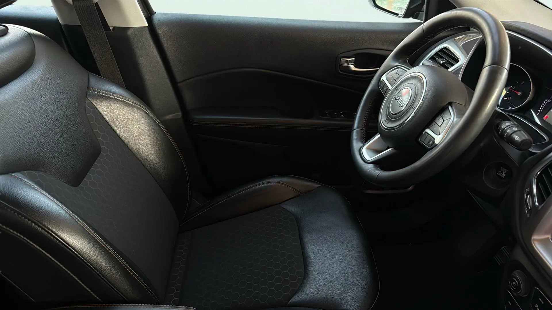 Jeep Compass 1.6 Mjet Longitude 4x2 - foto 19