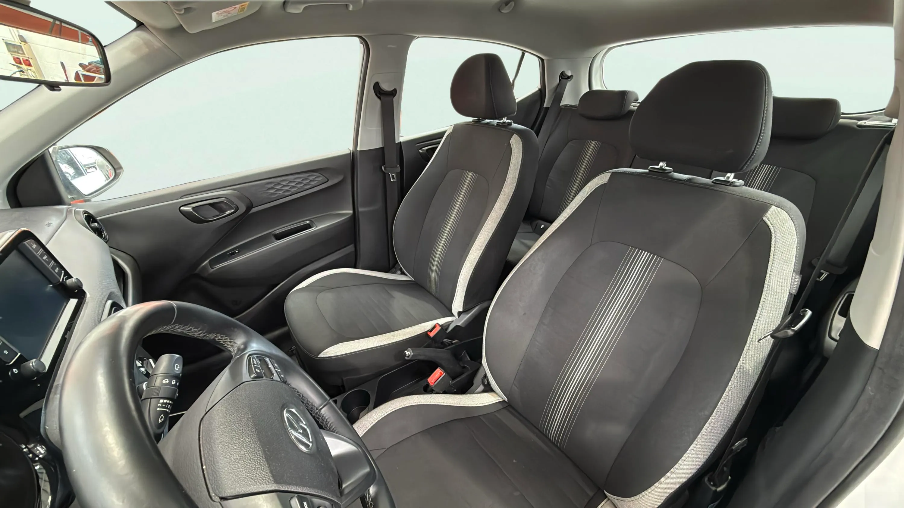 Hyundai i10 1.0 Klass - foto 11