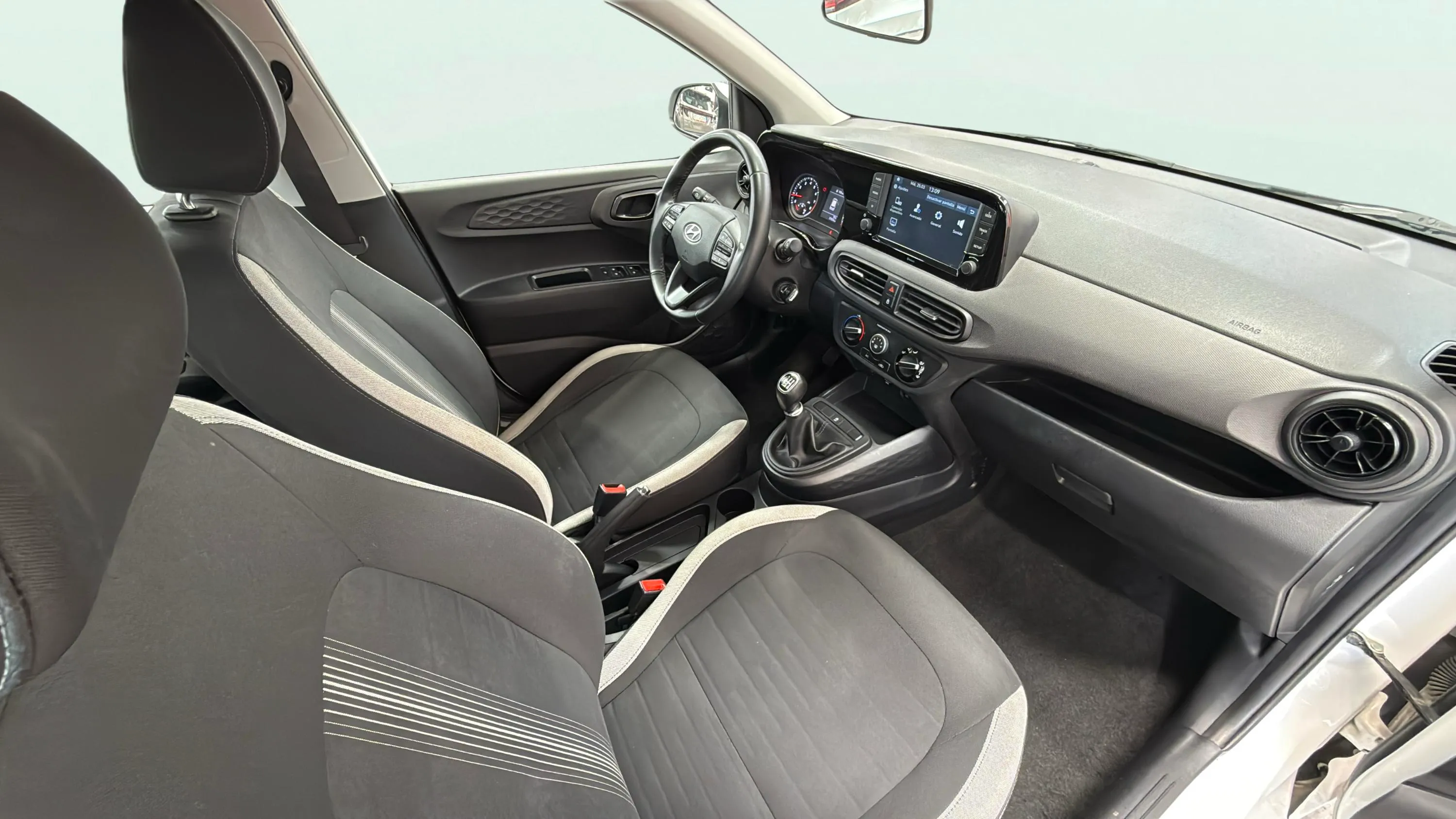 Hyundai i10 1.0 Klass - foto 26