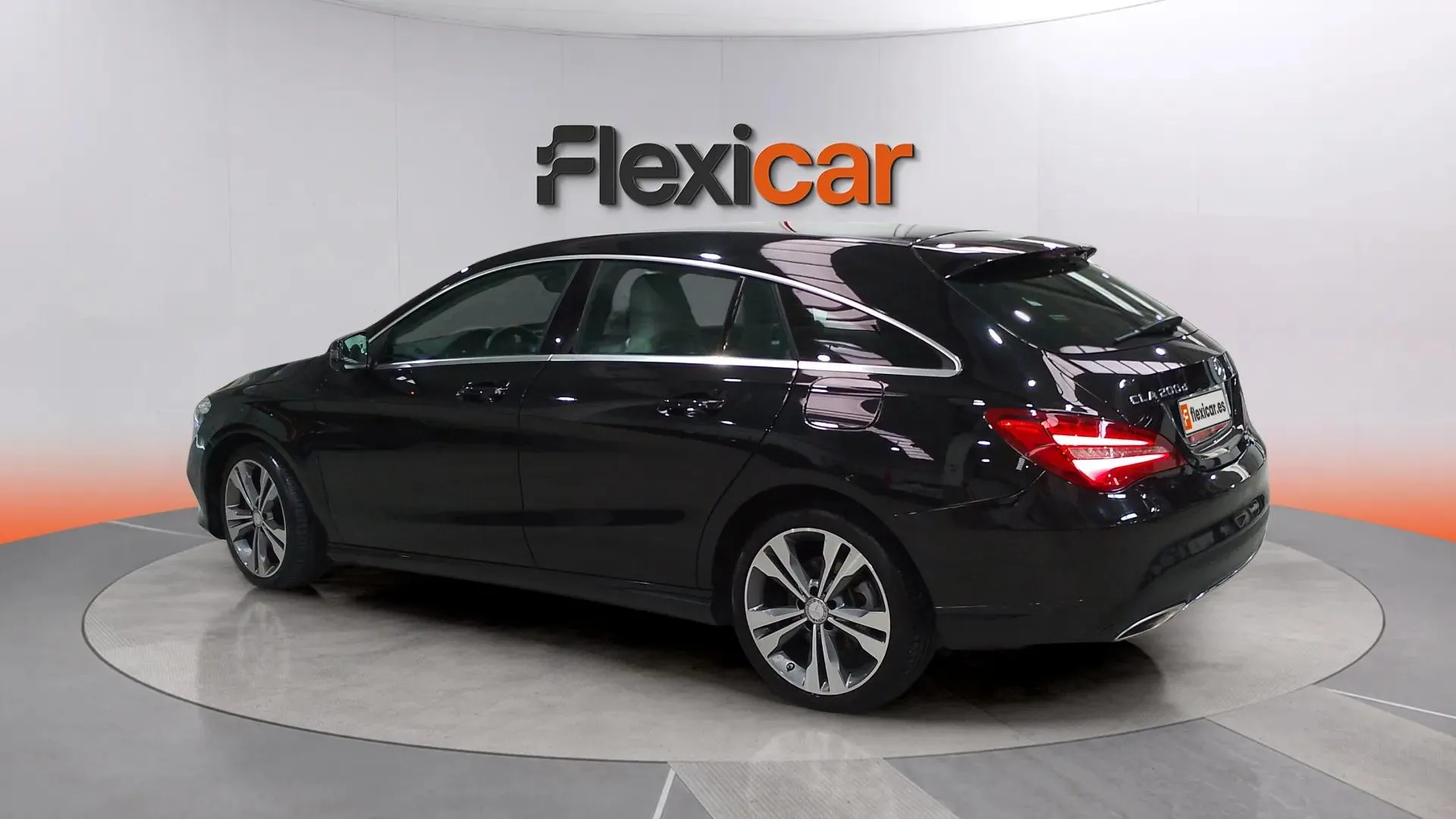 Mercedes-Benz CLA 200 d Shooting Brake - foto 8