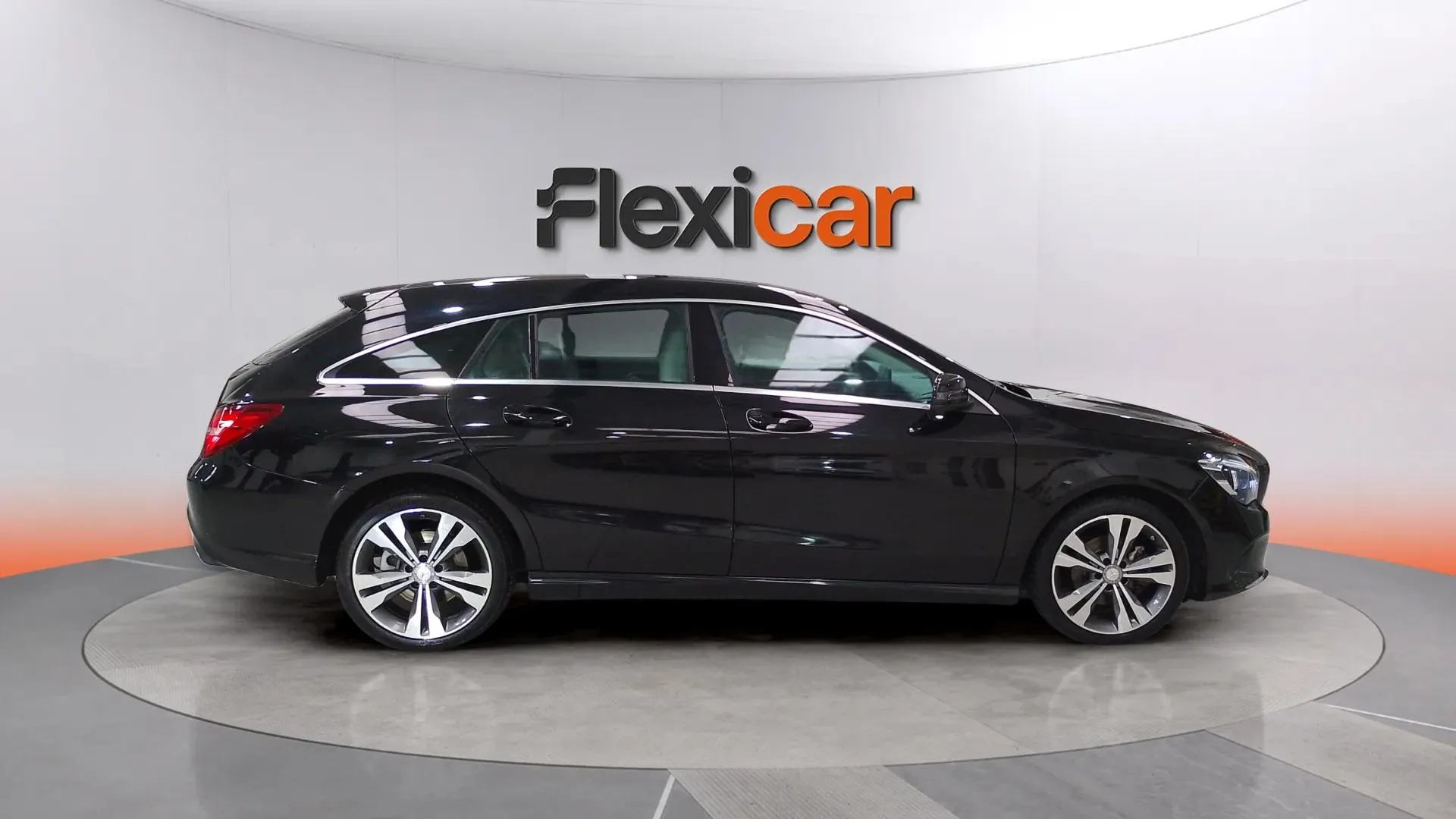 Mercedes-Benz CLA 200 d Shooting Brake - foto 3