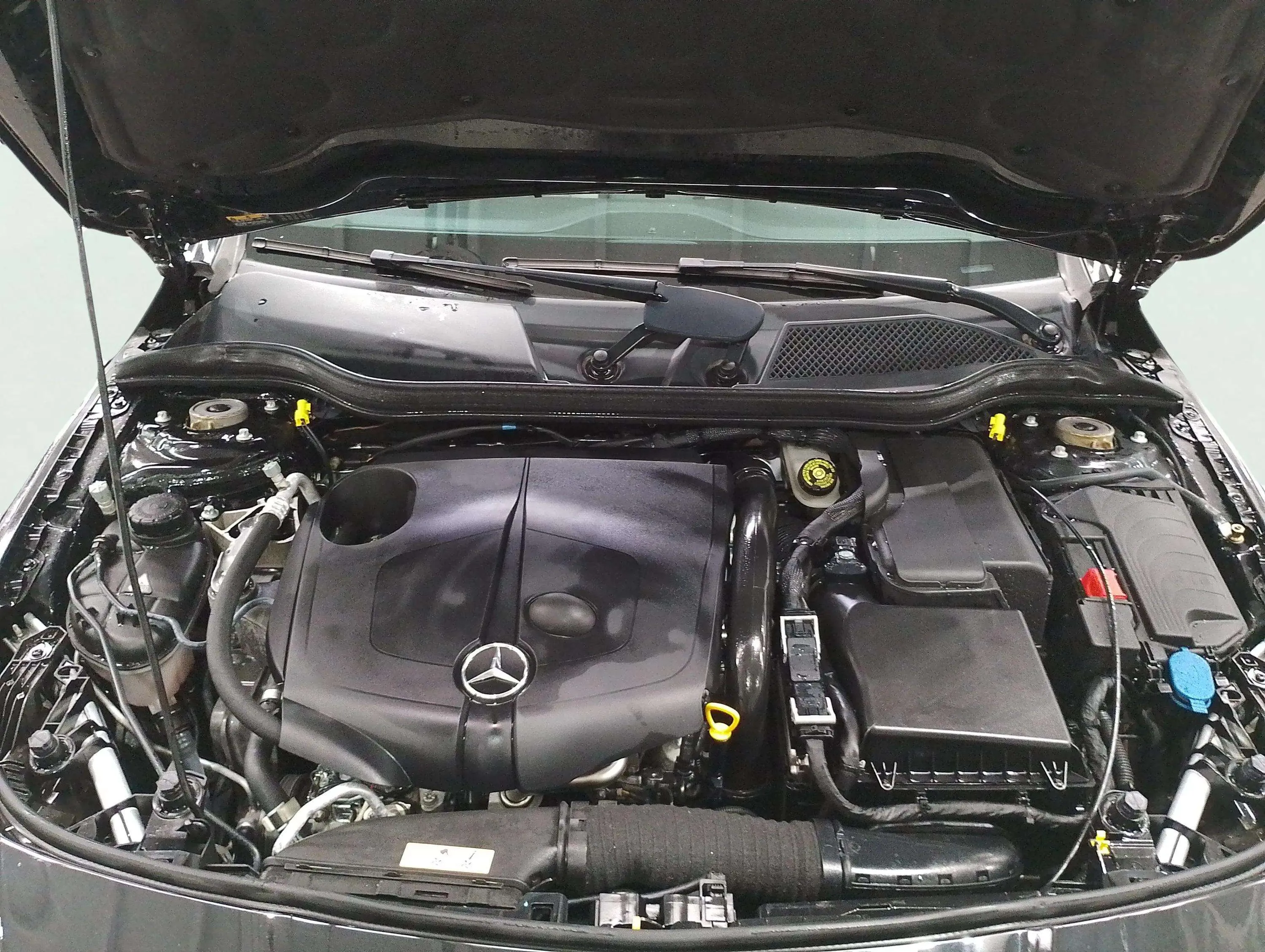 Mercedes-Benz CLA 200 d Shooting Brake - foto 22