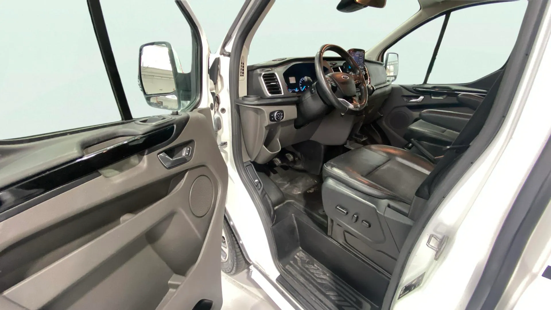 Ford Transit Custom Kombi 2.0 TDCi 320 L1 Sport MHEV - foto 17