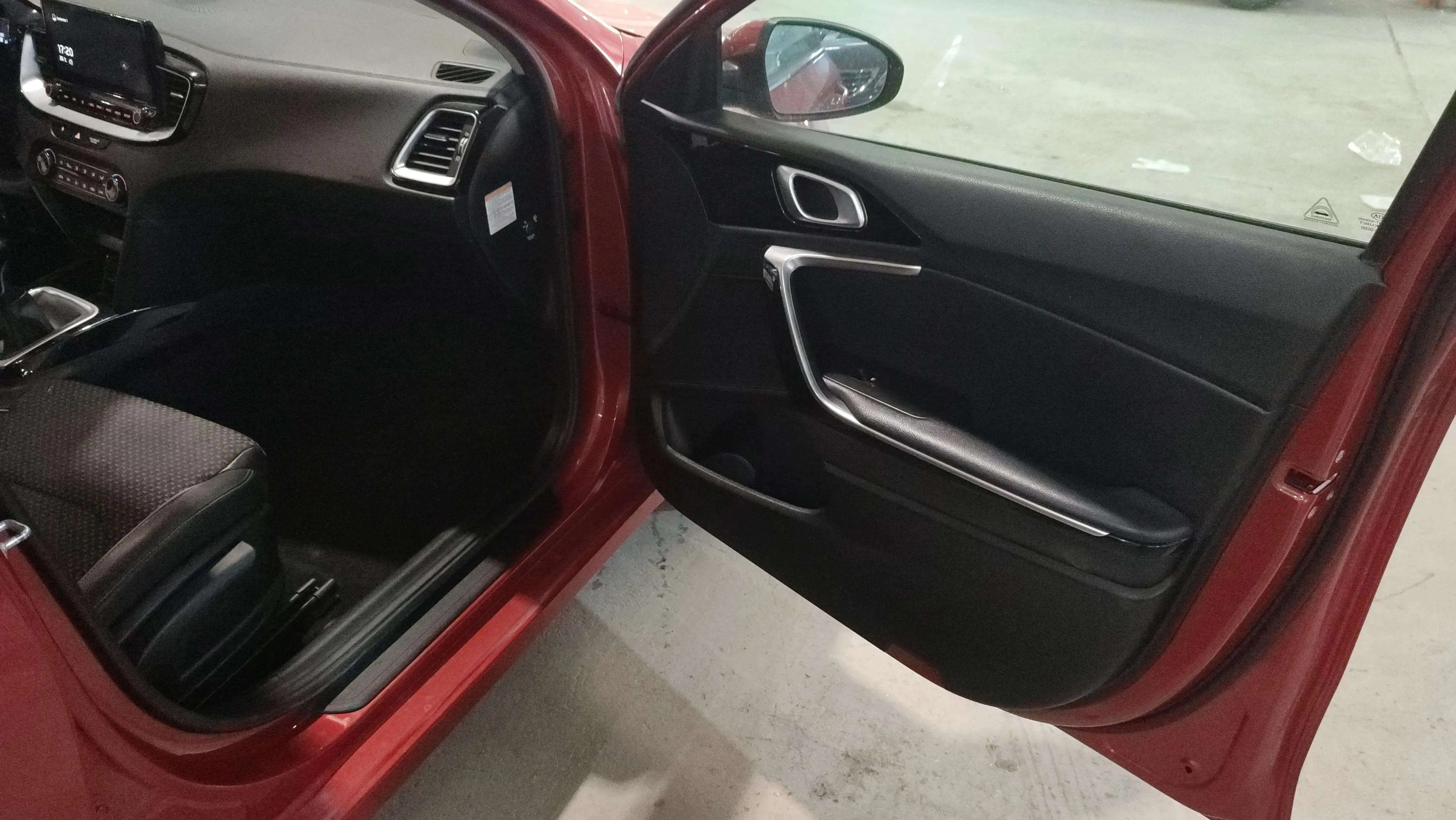 Kia Ceed 1.6 MHEV iMT Tech - foto 13