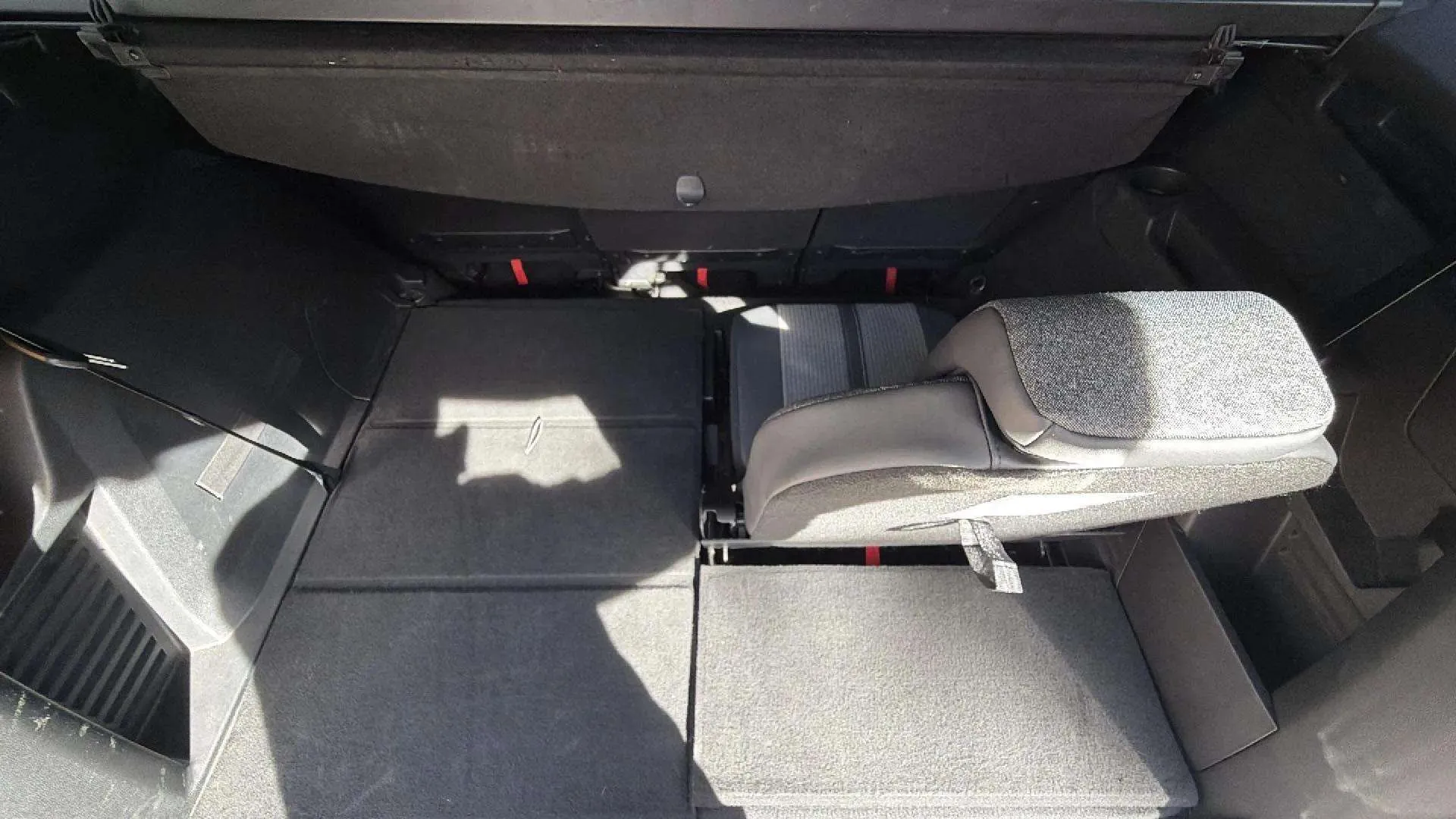 Peugeot 5008 1.2 PureTech Allure Pack EAT8 - foto 16