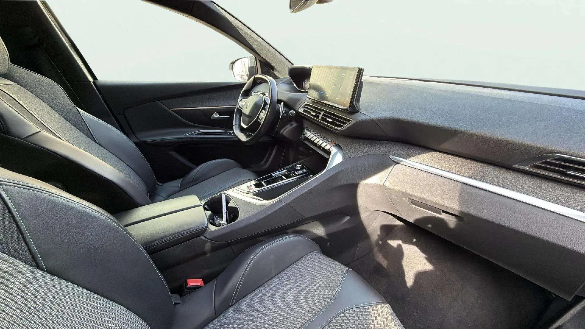 Peugeot 5008 1.2 PureTech Allure Pack EAT8 - foto 14