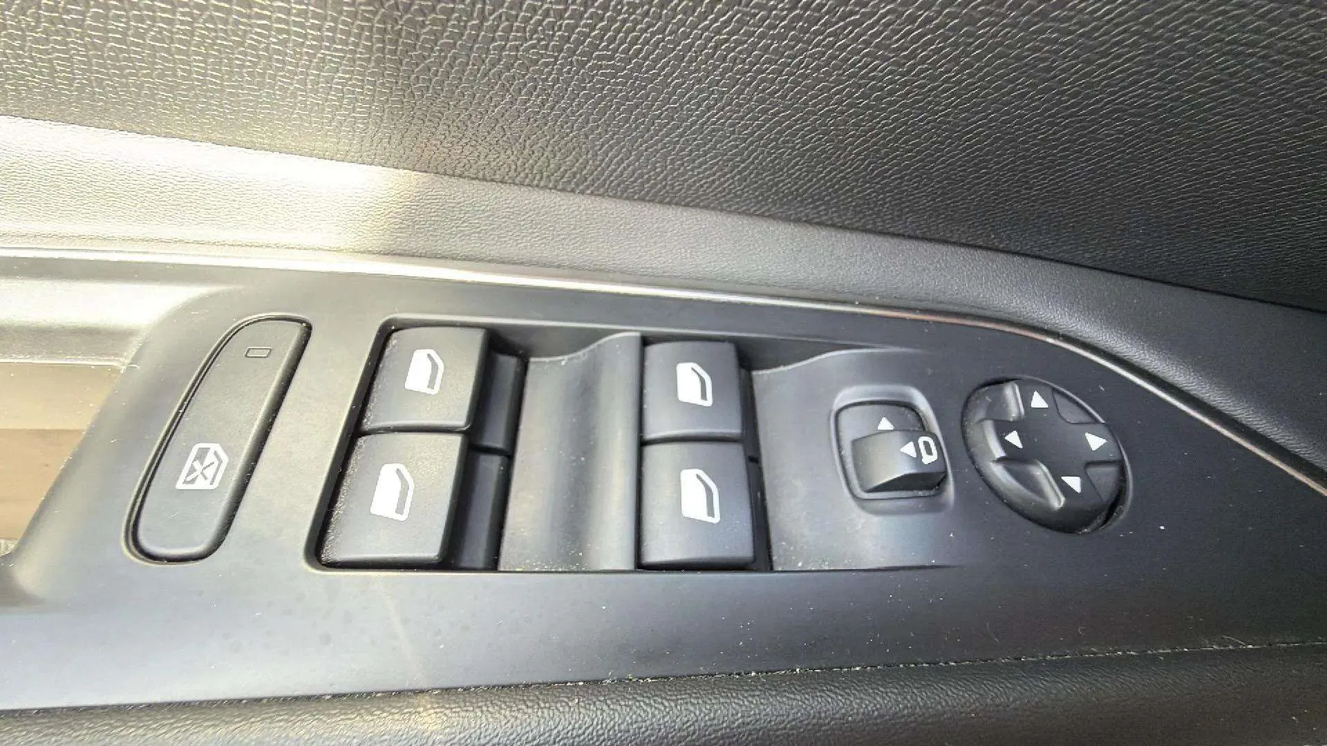 Peugeot 5008 1.2 PureTech Allure Pack EAT8 - foto 17
