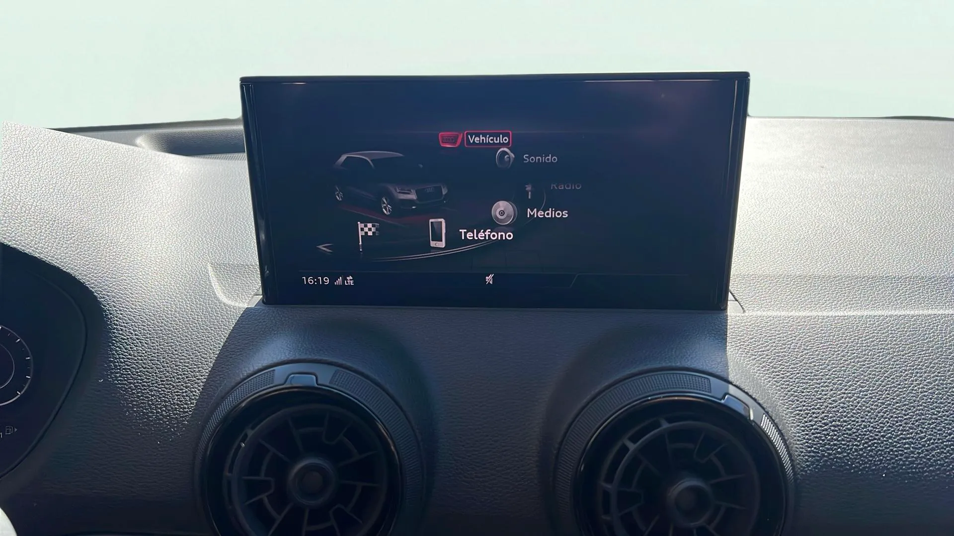 Audi Q2 design ed 2.0 TDI quattro S tronic - foto 13