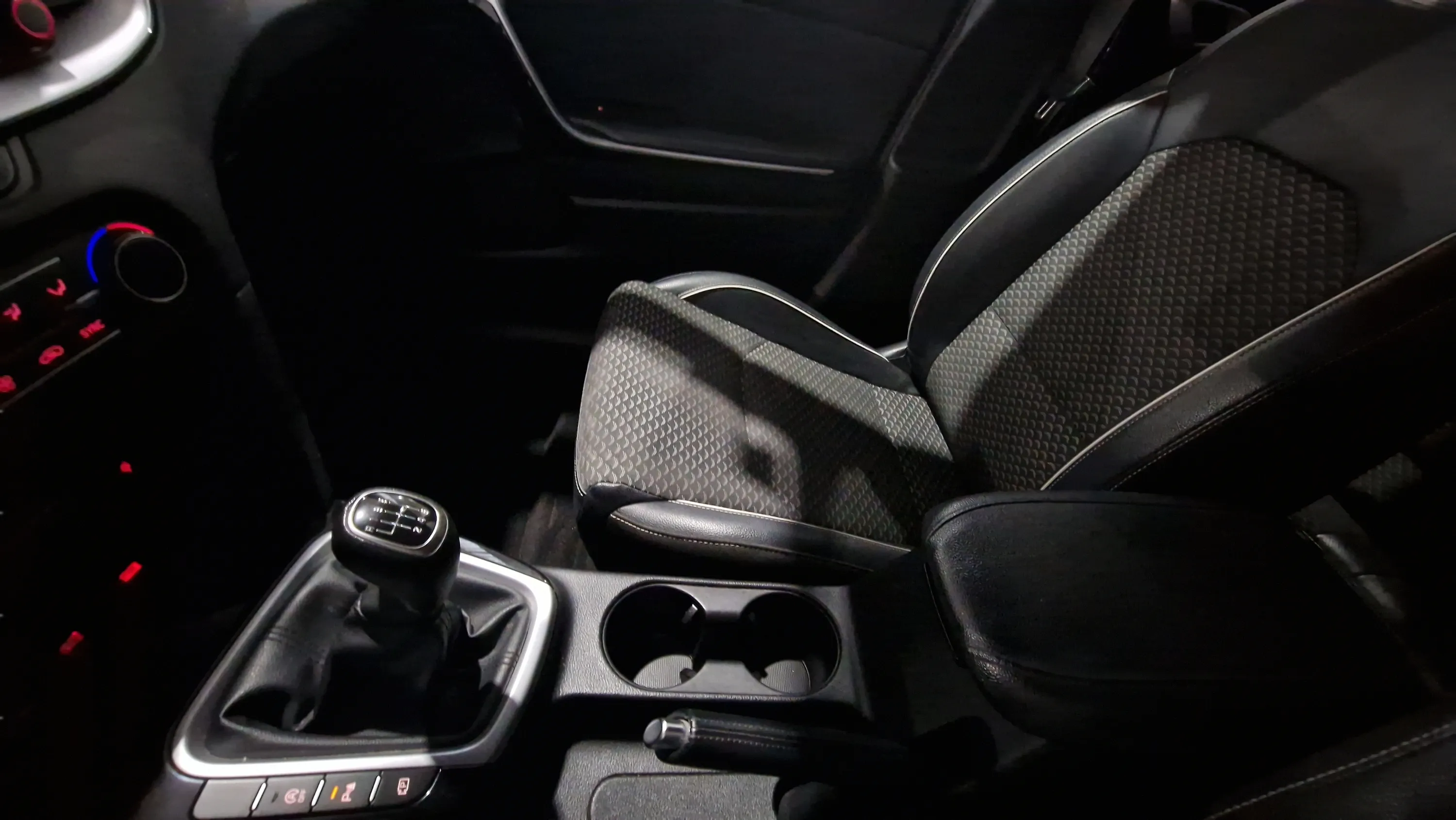 Kia Ceed 1.0 T-GDi Tech - foto 28