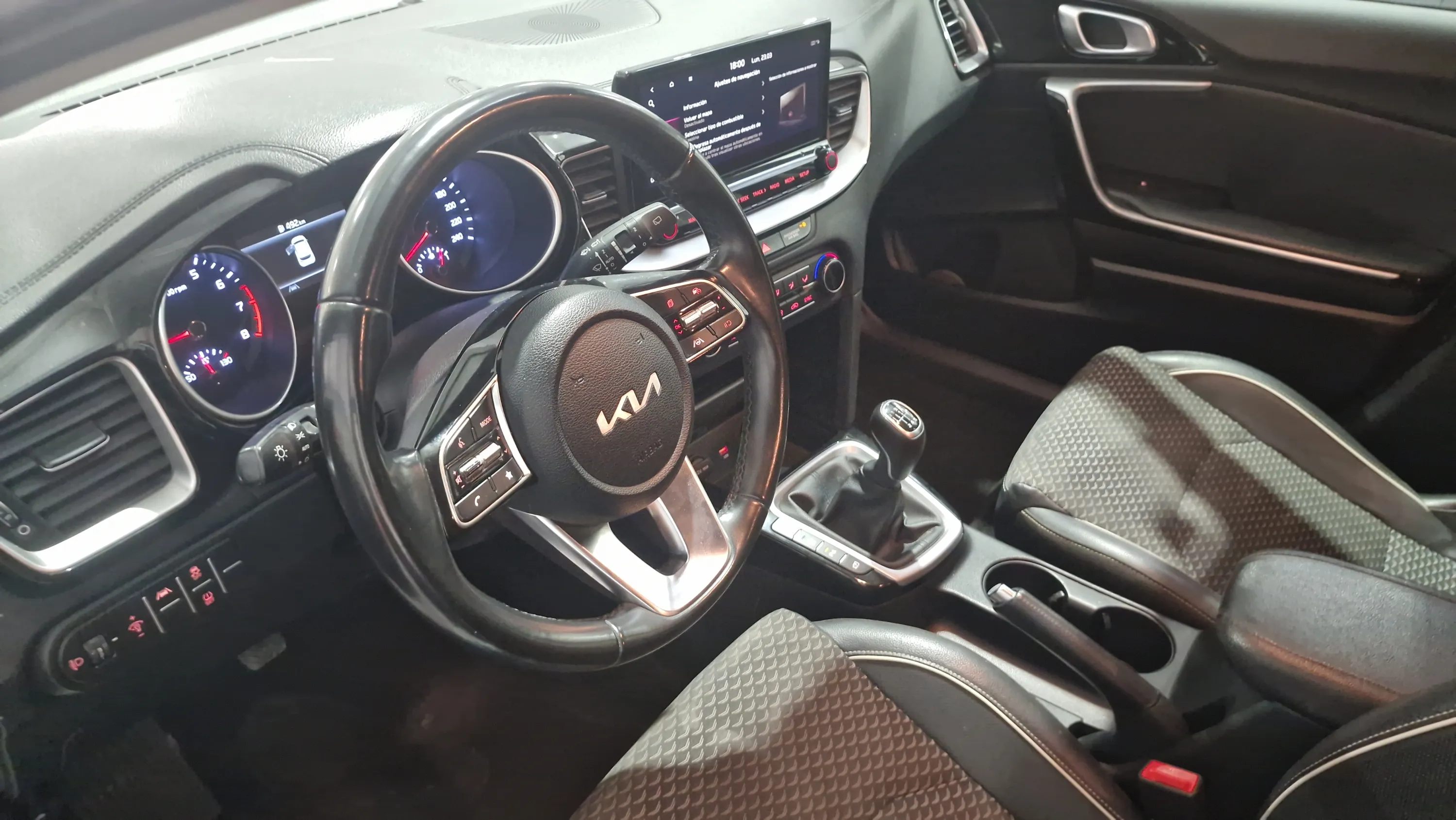 Kia Ceed 1.0 T-GDi Tech - foto 12