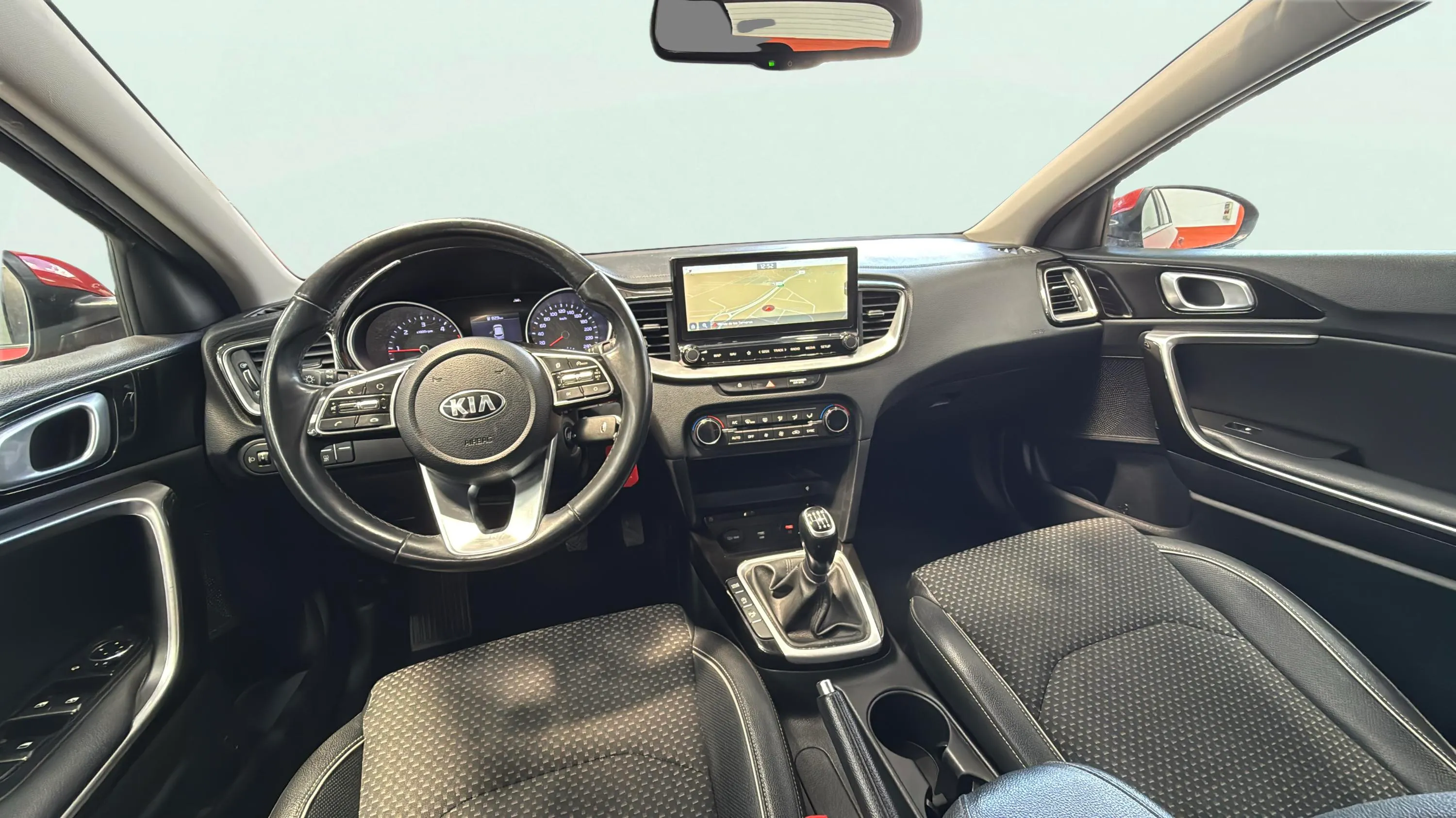 Kia Ceed 1.6 MHEV iMT Tech - foto 17