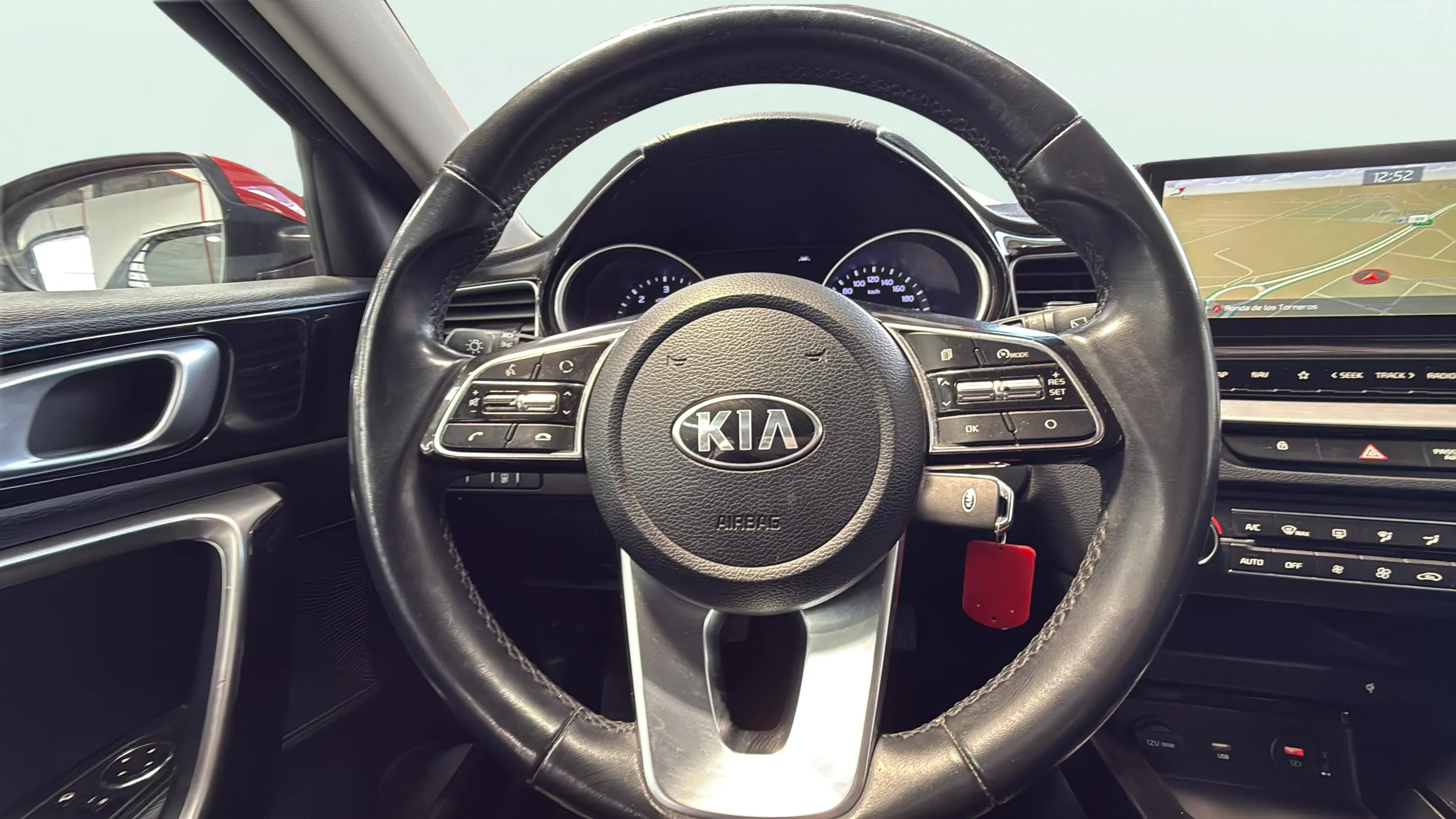 Kia Ceed 1.6 MHEV iMT Tech - foto 18