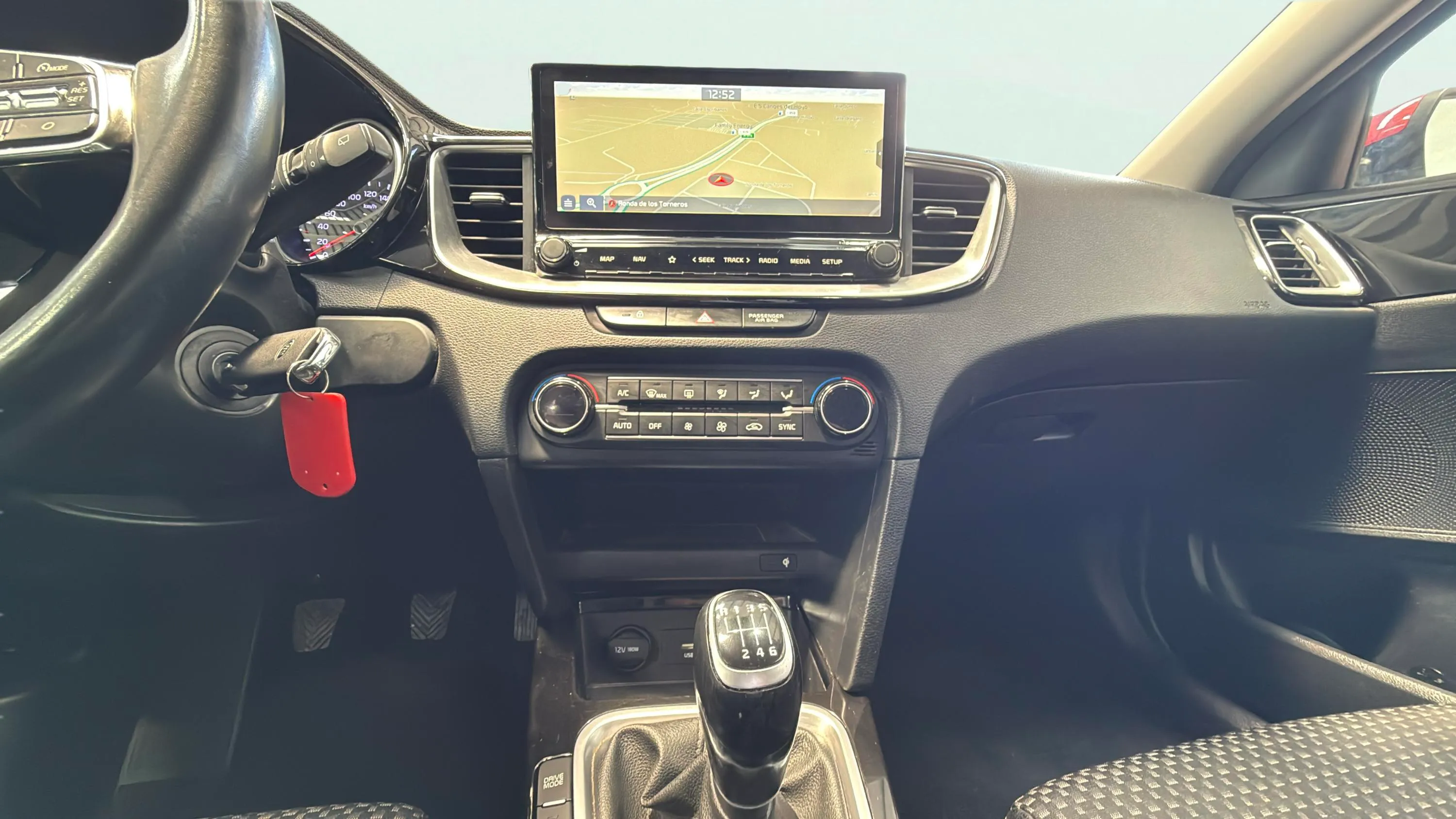 Kia Ceed 1.6 MHEV iMT Tech - foto 19