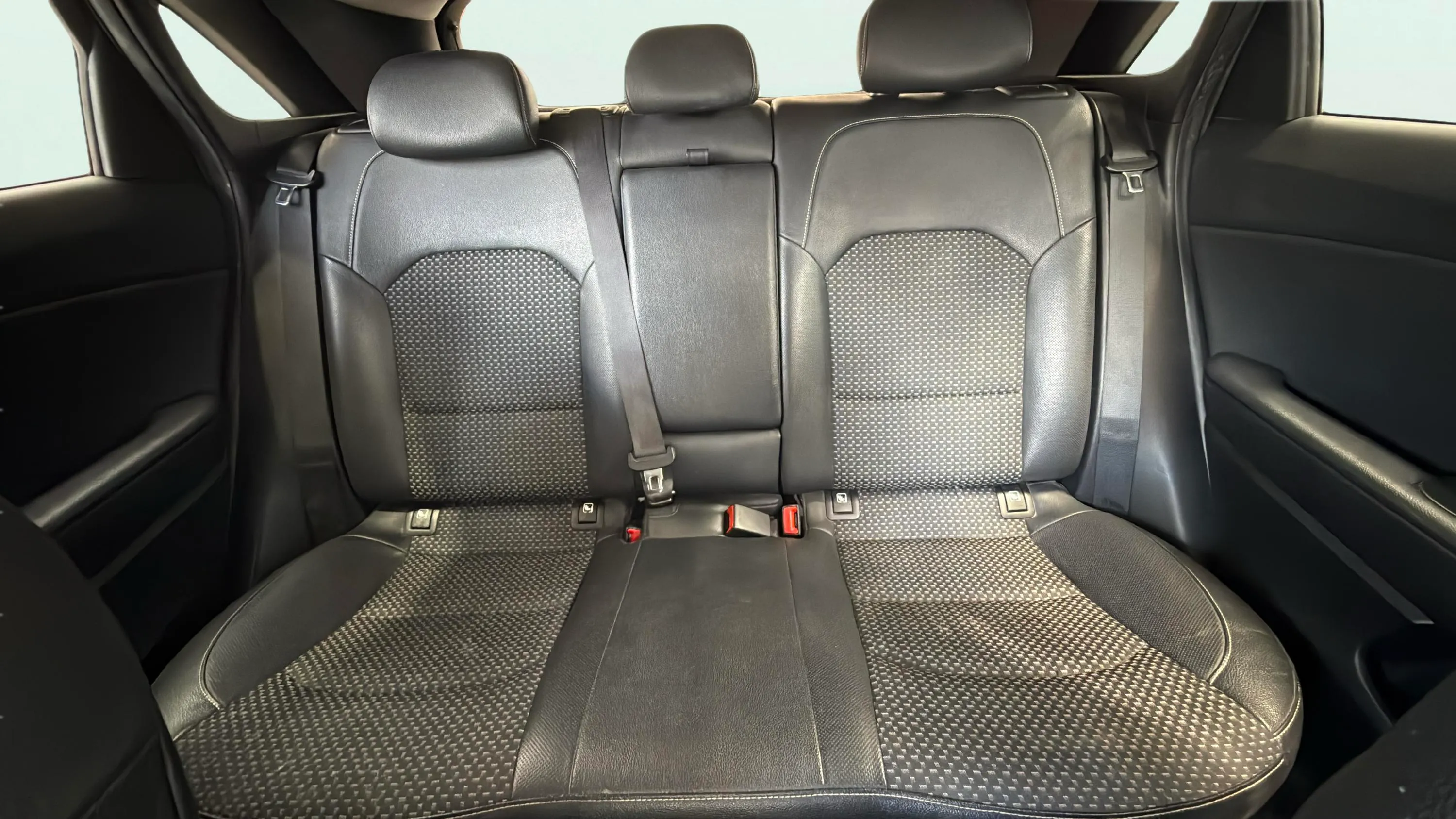 Kia Ceed 1.6 MHEV iMT Tech - foto 29