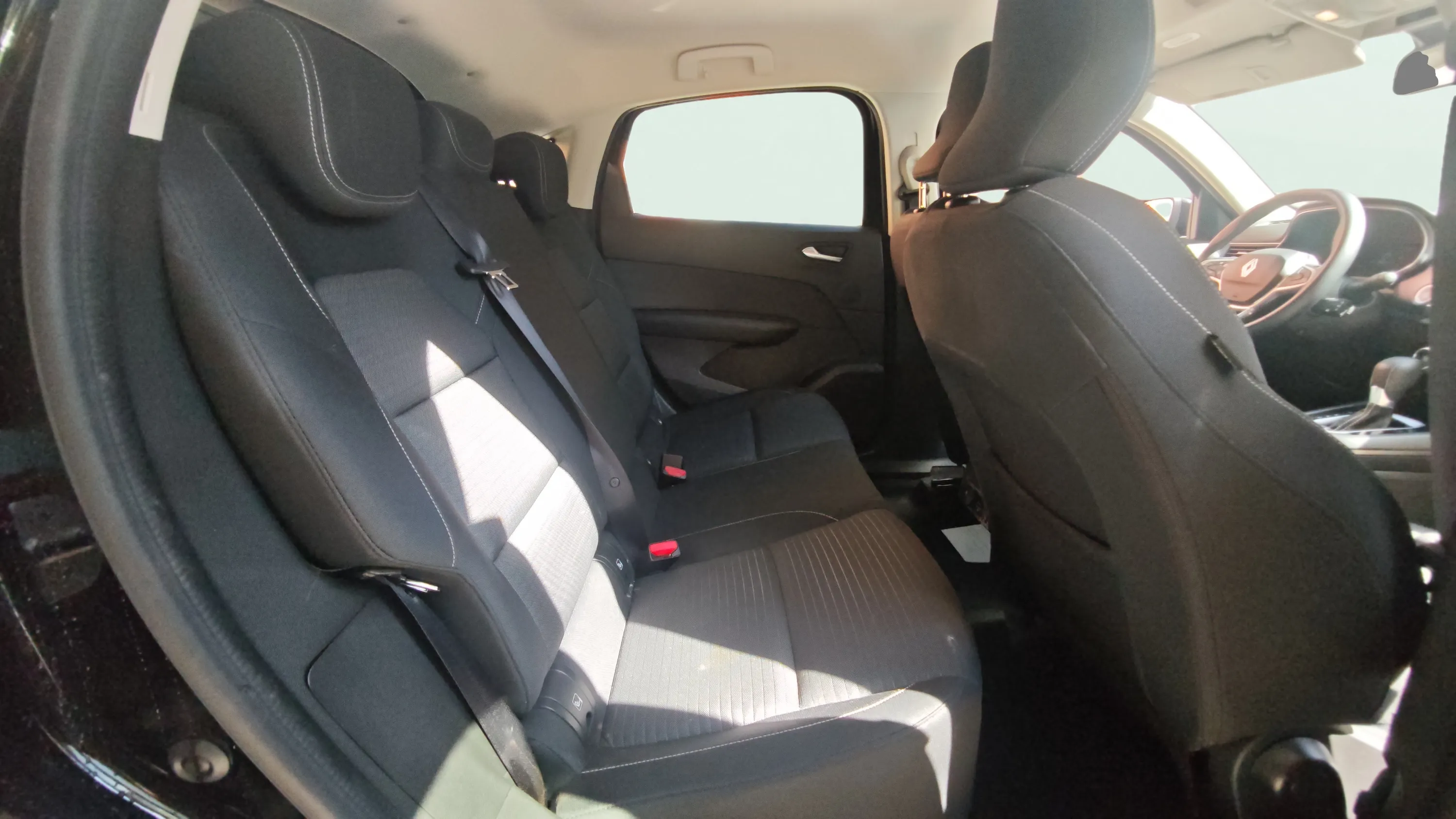 Renault Arkana Evolution TCe EDC mild hybr - foto 11