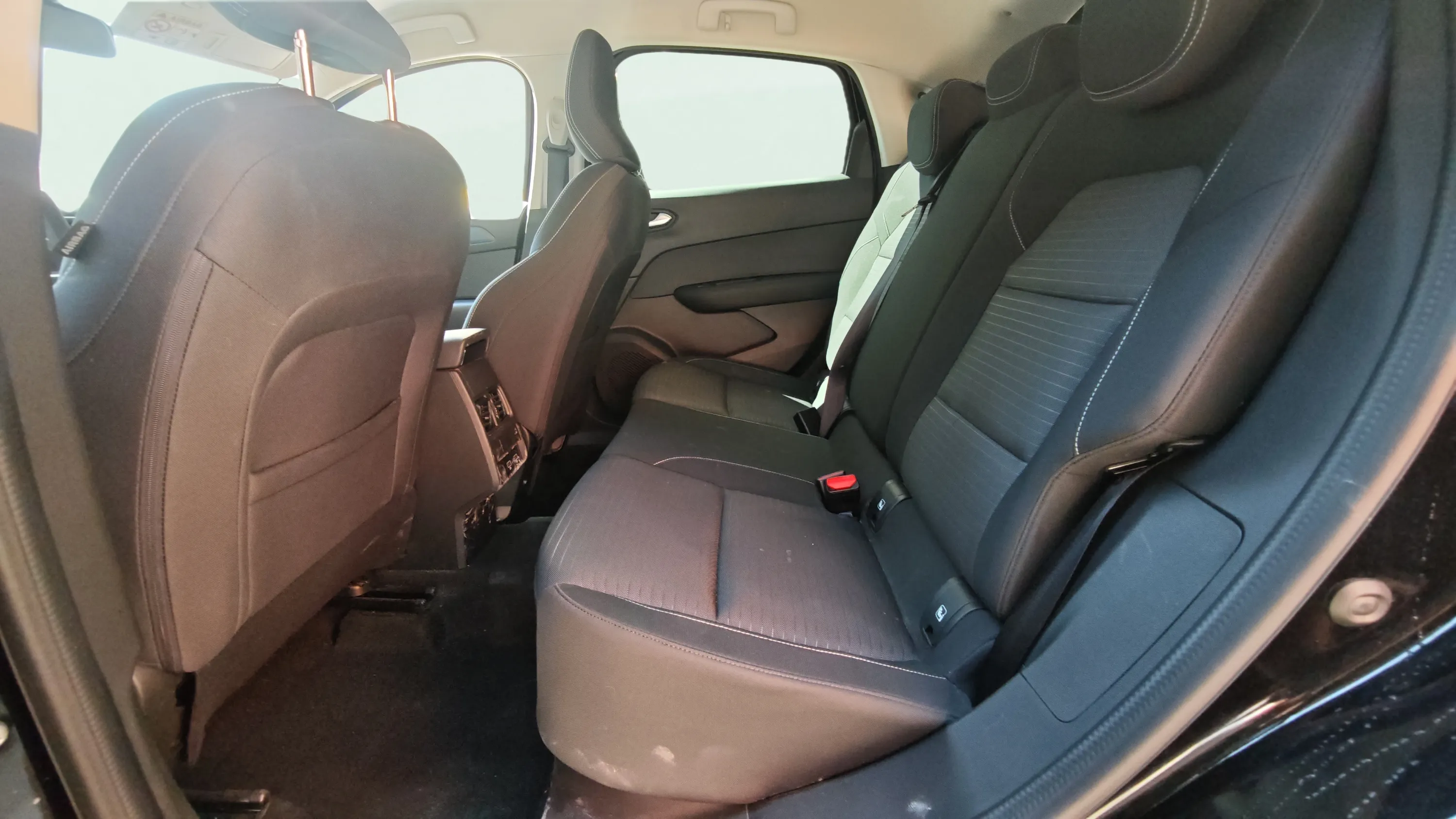 Renault Arkana Evolution TCe EDC mild hybr - foto 20