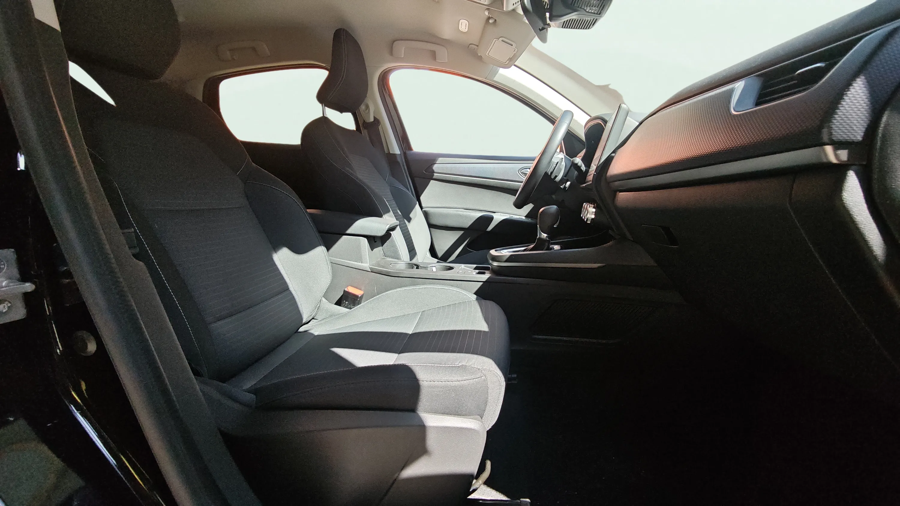 Renault Arkana Evolution TCe EDC mild hybr - foto 10