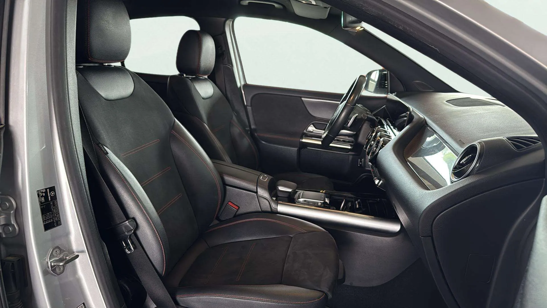 Mercedes-Benz GLA 200 D 4MATIC - foto 13