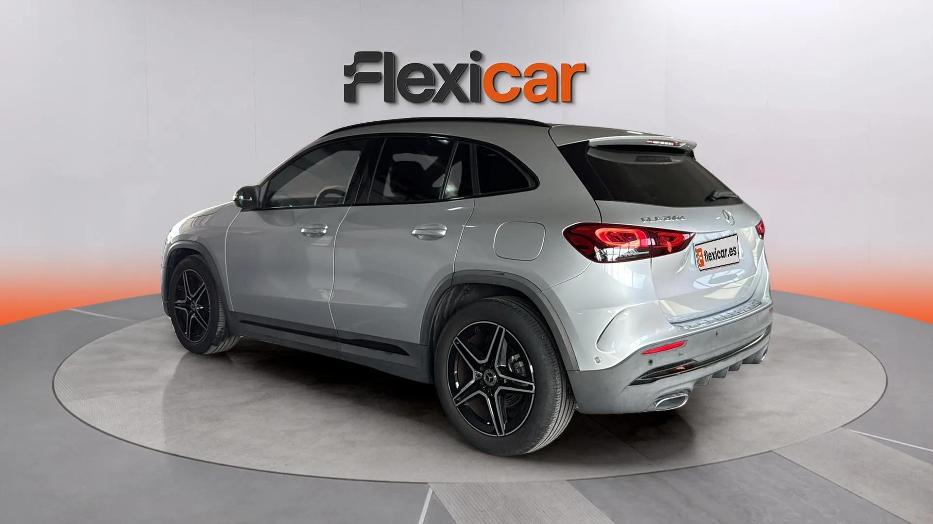 Mercedes-Benz GLA 200 D 4MATIC - foto 4