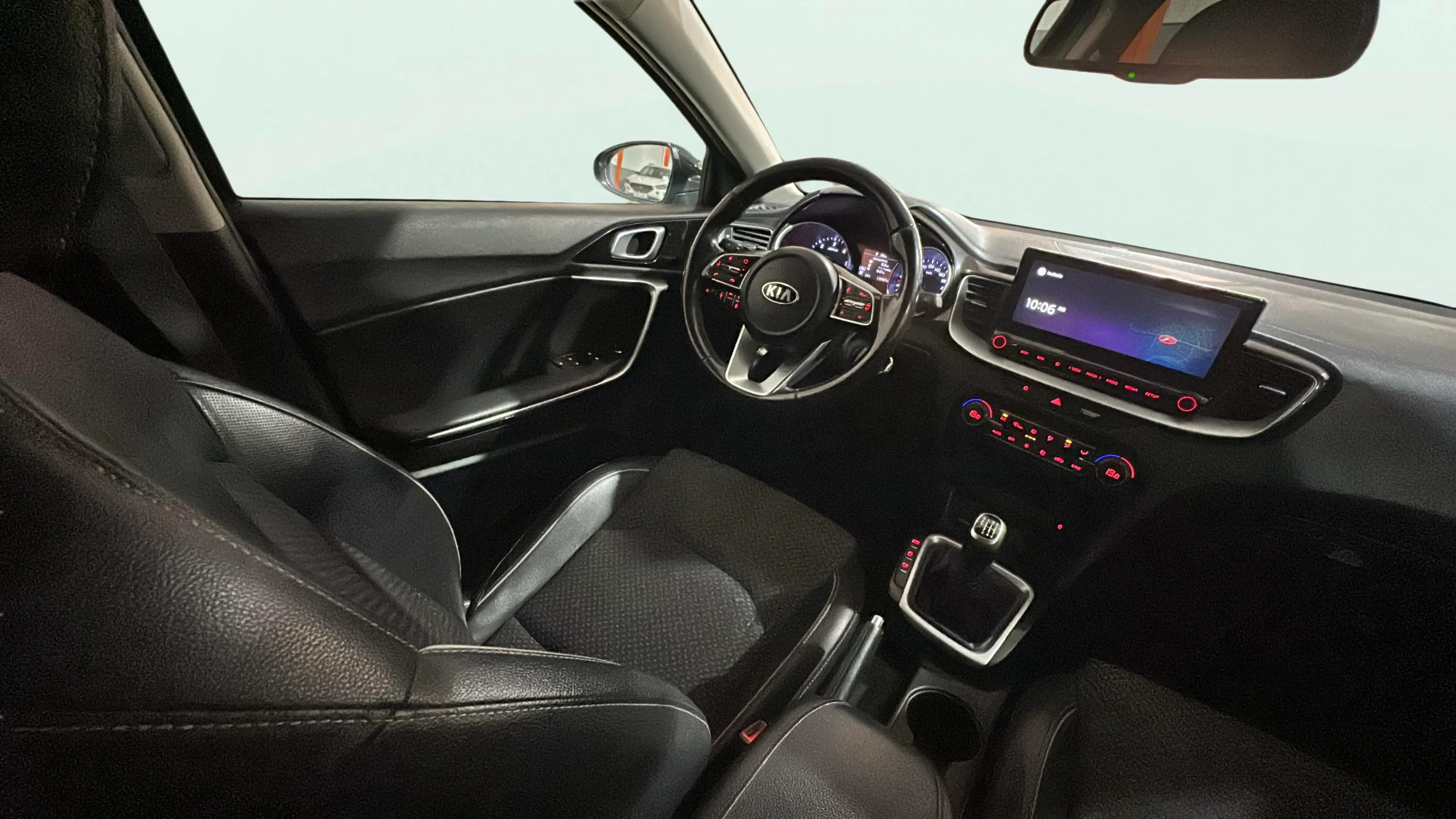 Kia Ceed 1.6 MHEV iMT Tech - foto 9
