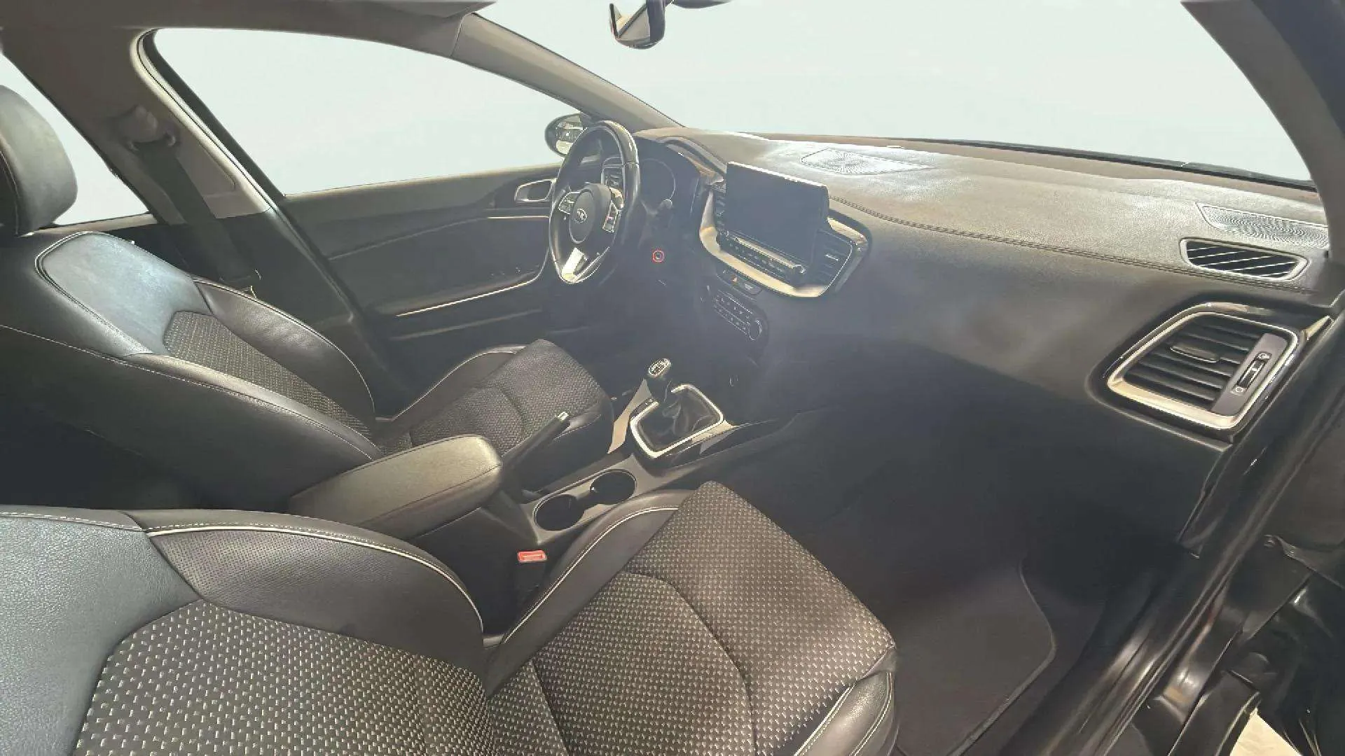 Kia Ceed 1.0 T-GDi Tech - foto 12
