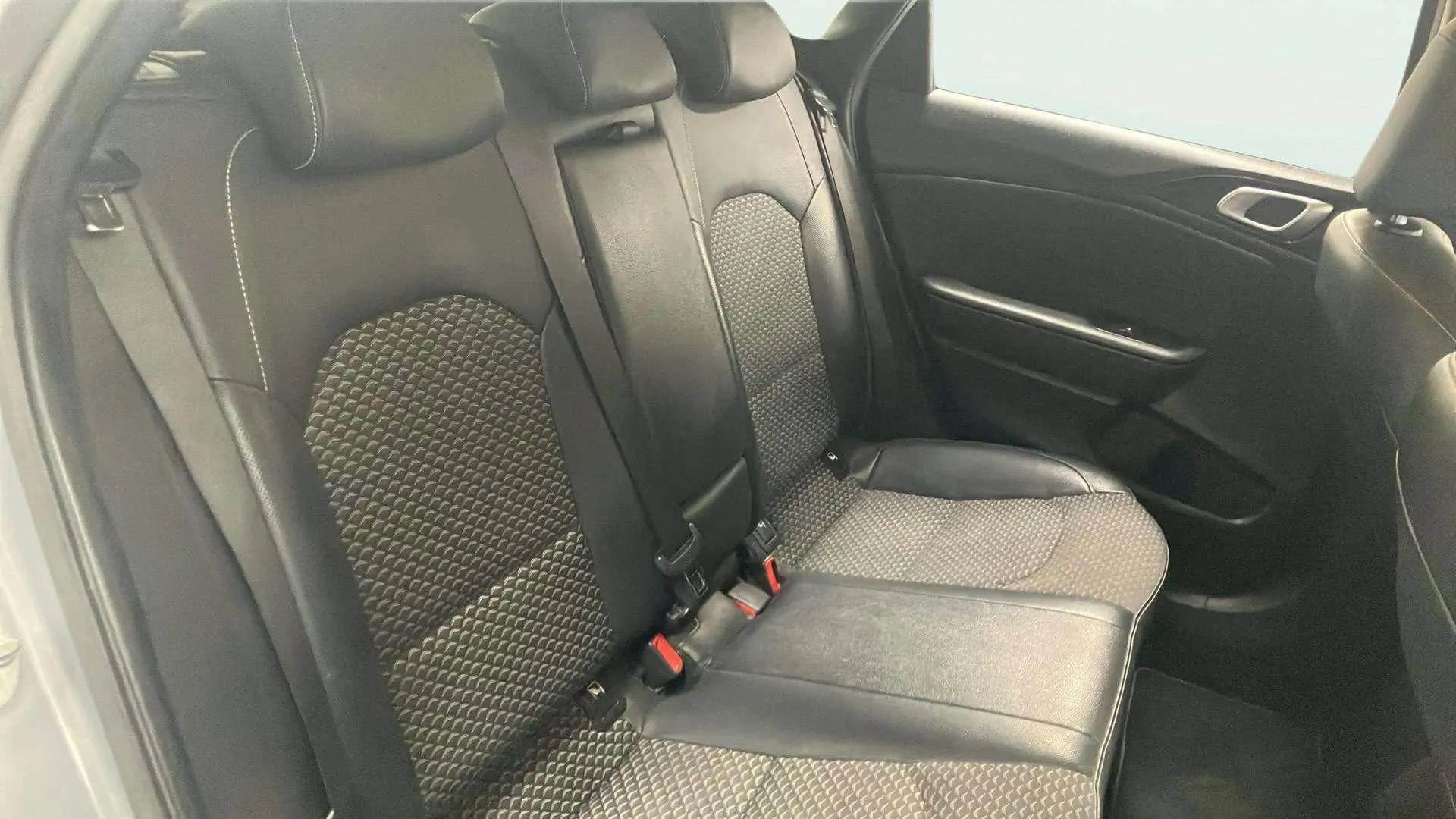 Kia Ceed 1.0 T-GDi Tech - foto 13