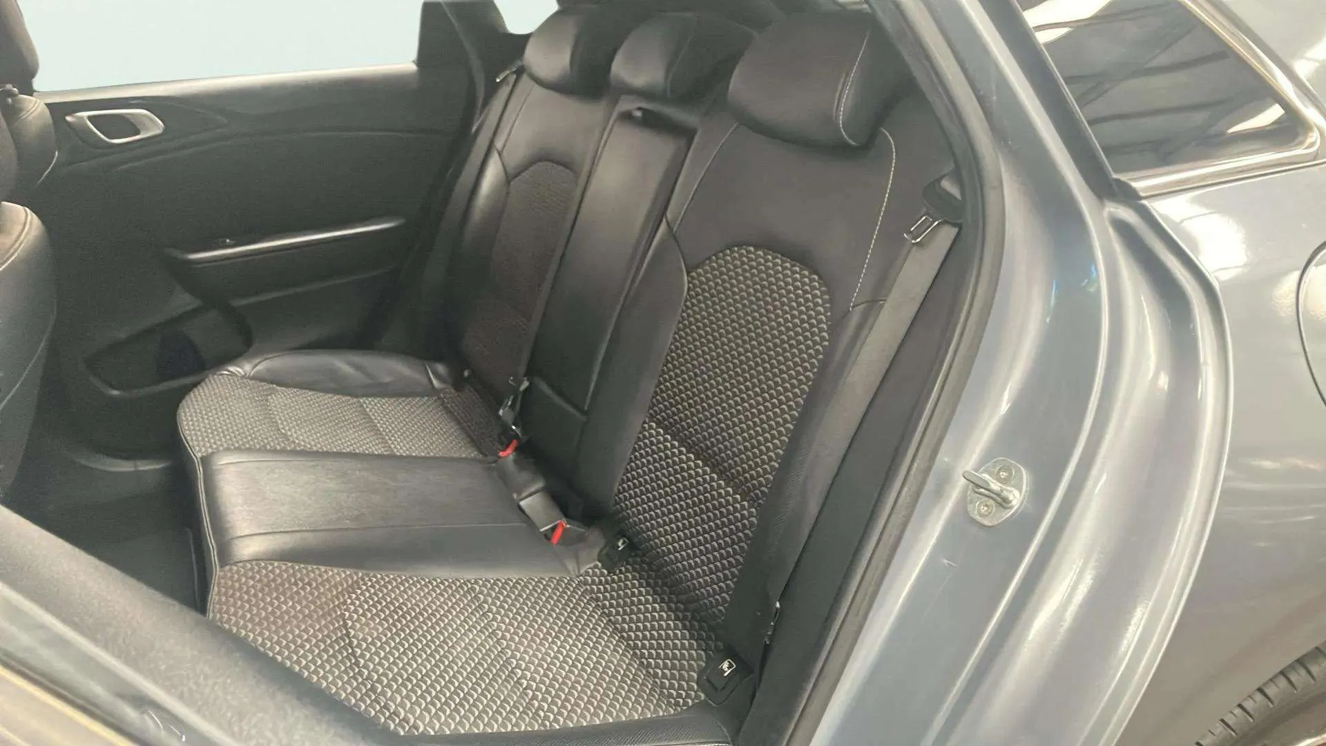 Kia Ceed 1.0 T-GDi Tech - foto 12