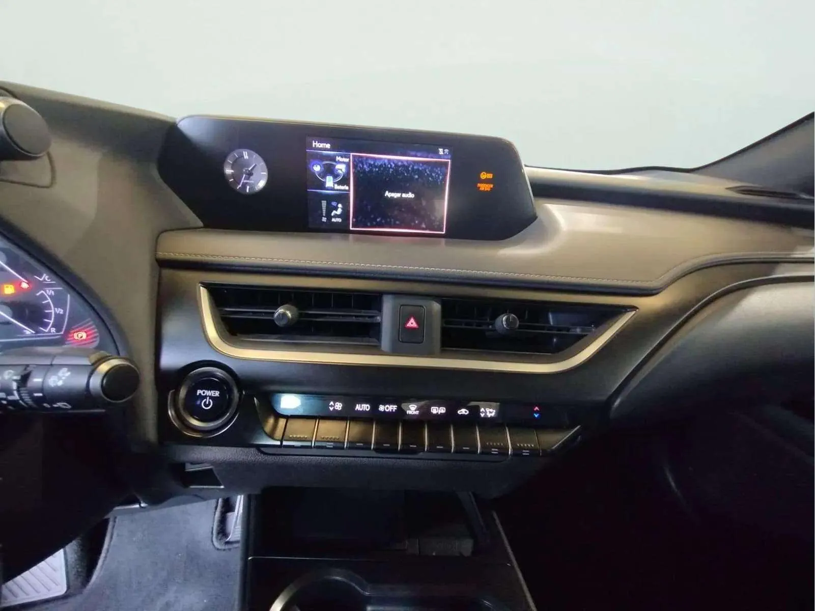 Lexus UX 2.0 250h Business - foto 9
