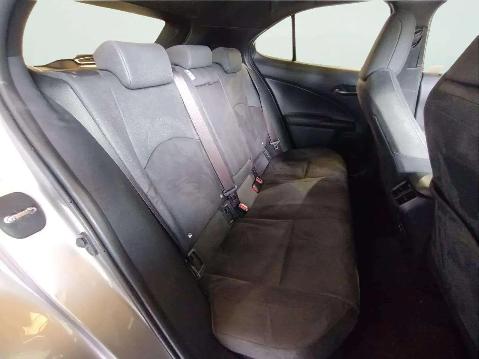 Lexus UX 2.0 250h Business - foto 10