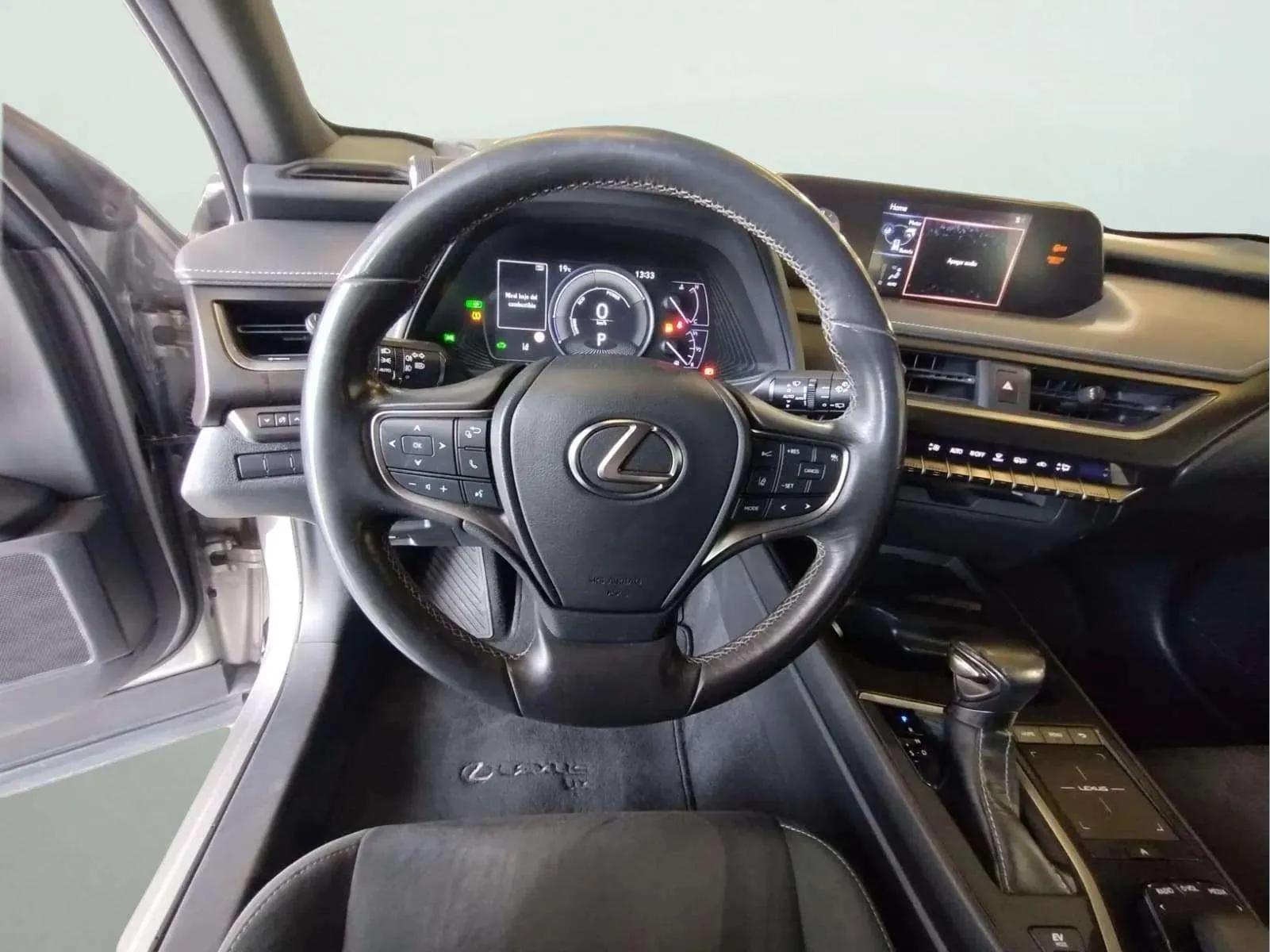 Lexus UX 2.0 250h Business - foto 6