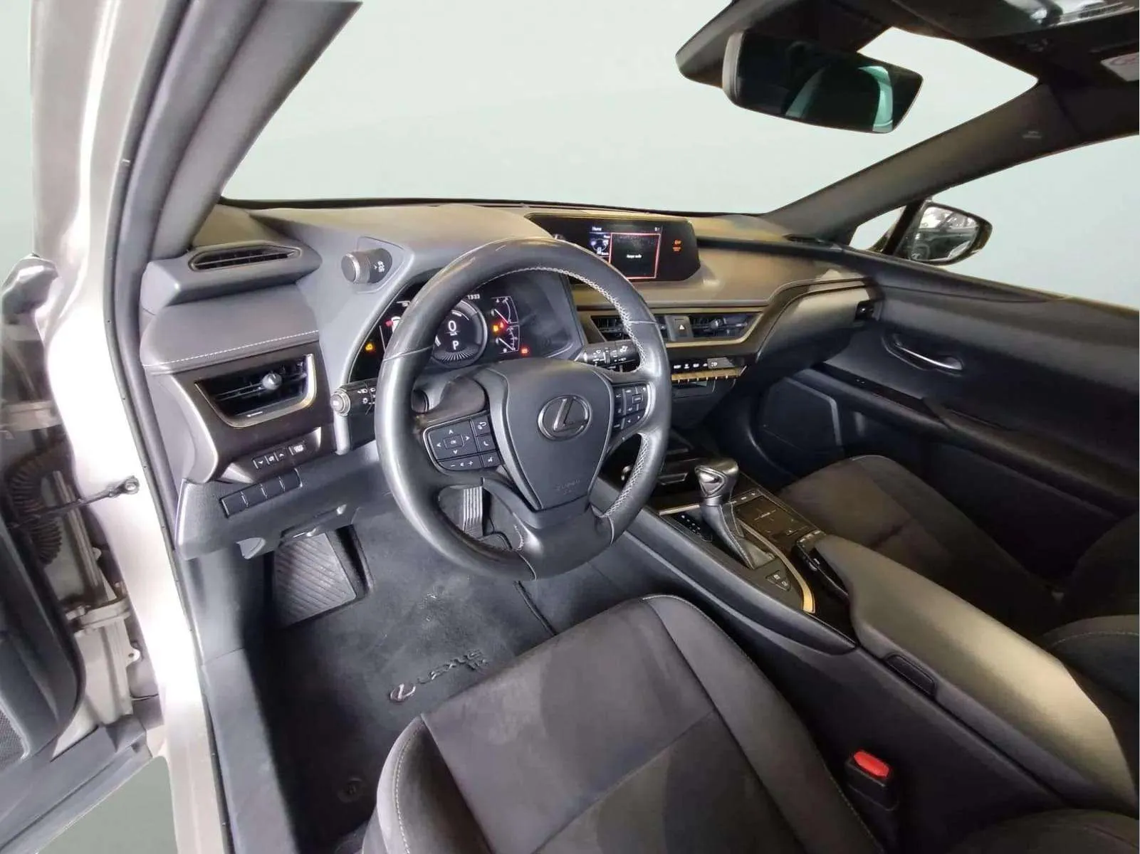 Lexus UX 2.0 250h Business - foto 7
