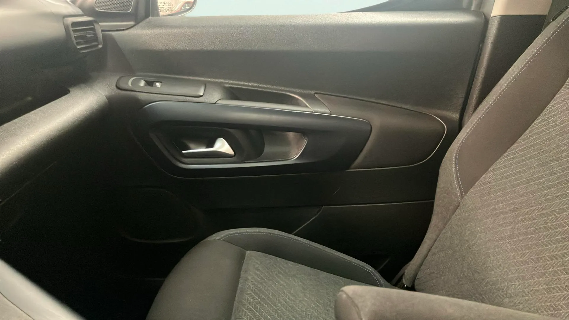 Peugeot Rifter Active Standard BlueHDi EAT8 - foto 19