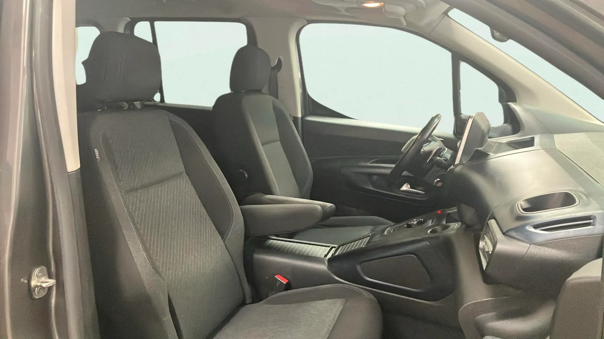 Peugeot Rifter Active Standard BlueHDi EAT8 - foto 18