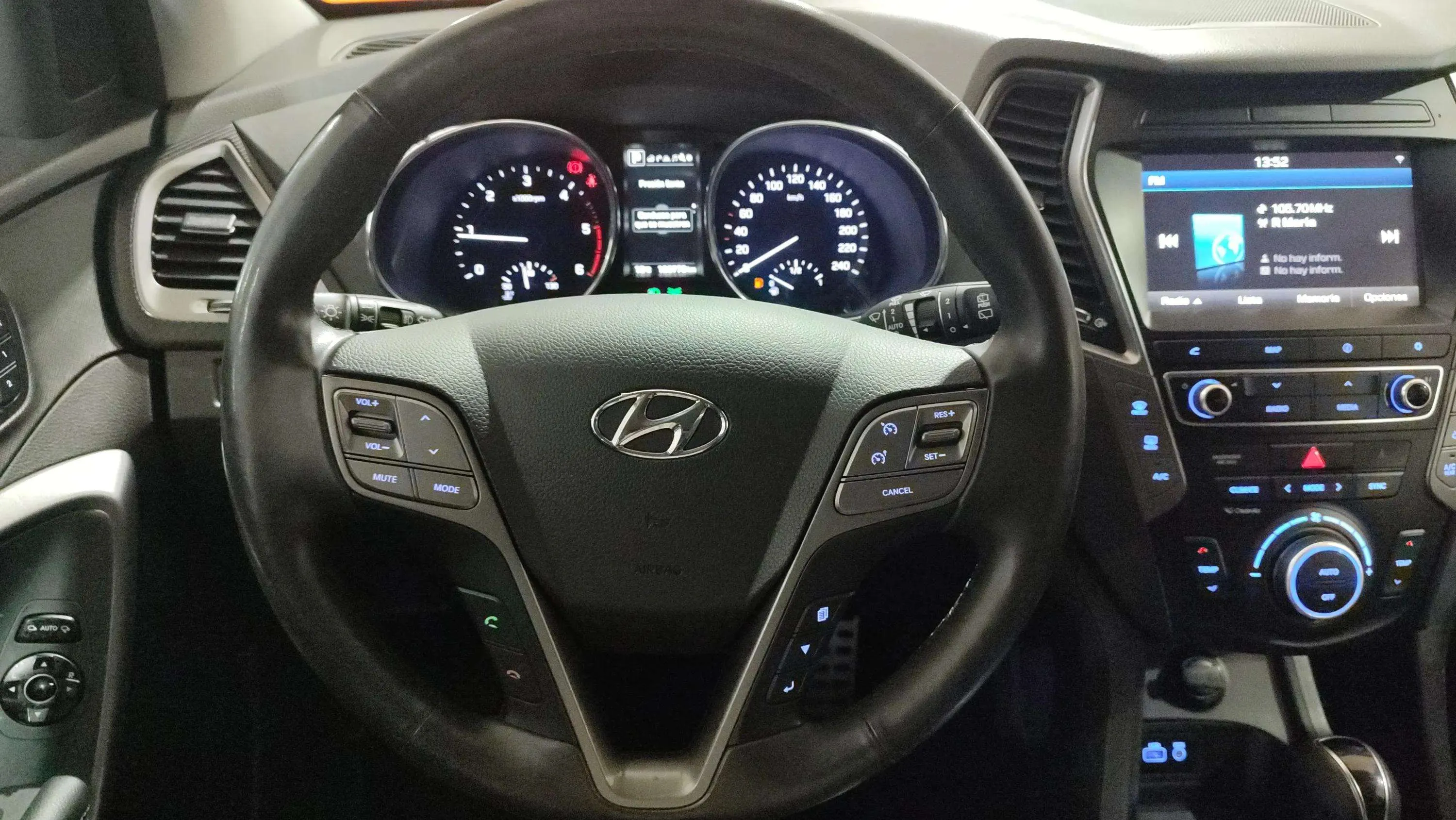 Hyundai Santa Fe 2.2 CRDi Style 4x4 7S - foto 9