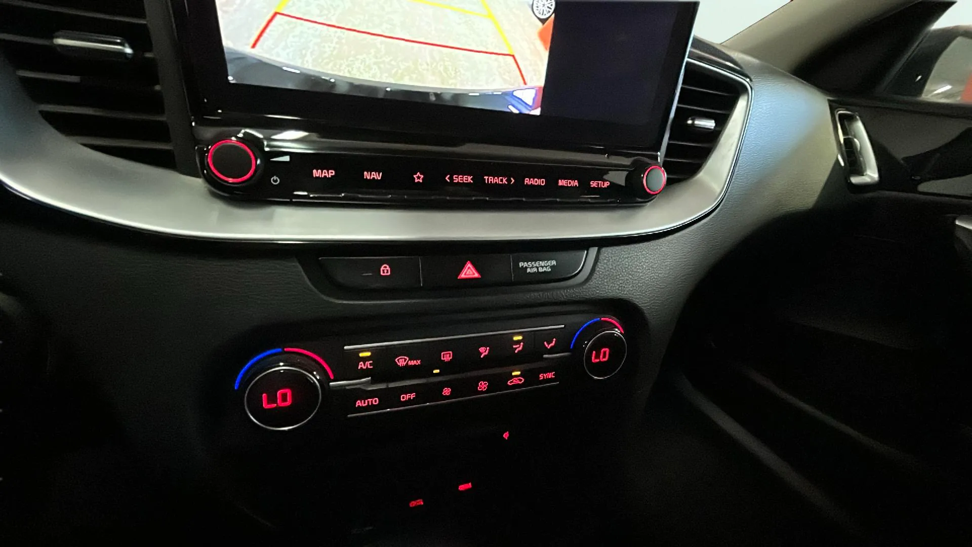 Kia Ceed 1.6 MHEV iMT Business - foto 24