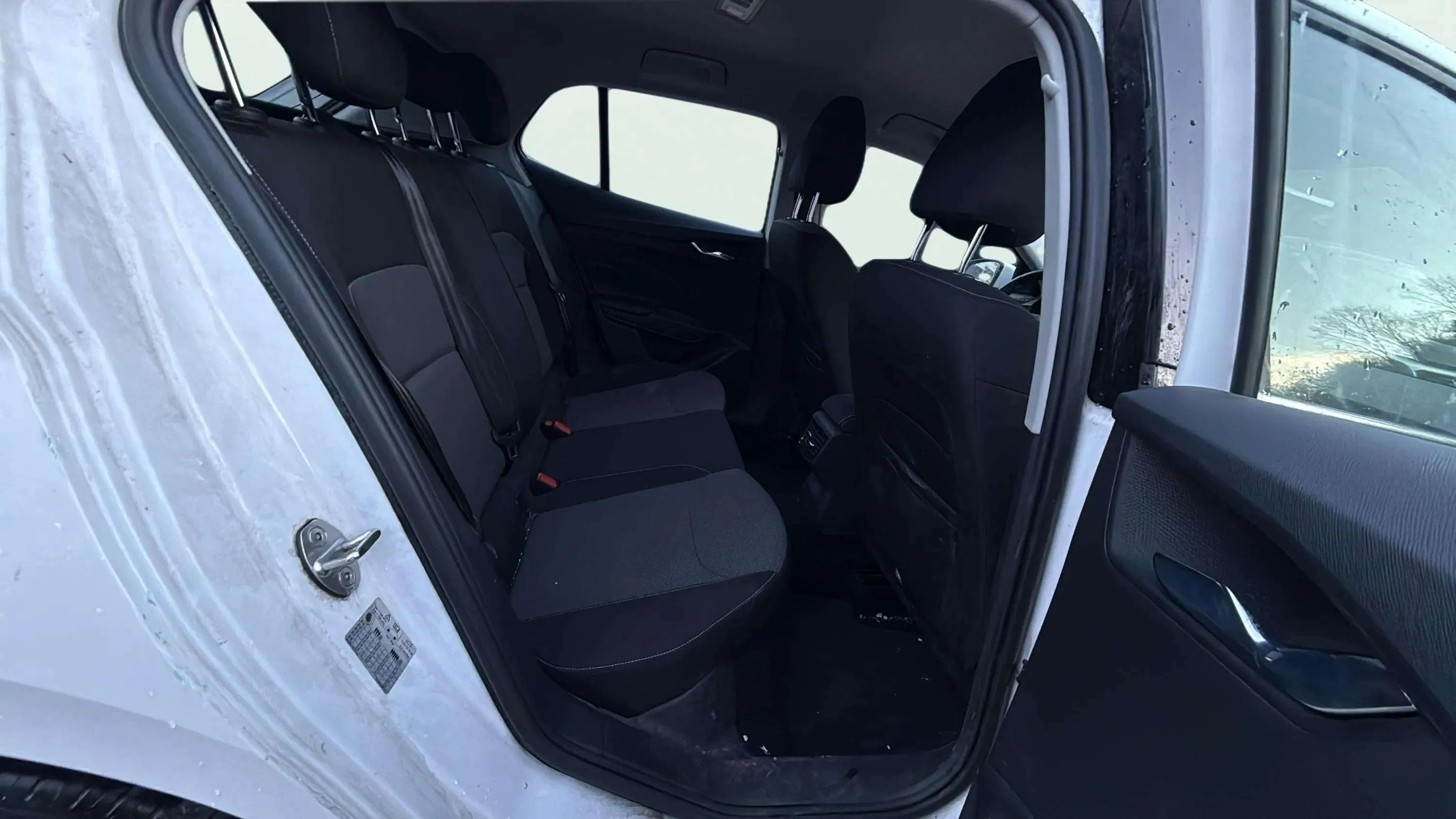 Škoda Fabia 1.0 TSI Ambition - foto 15
