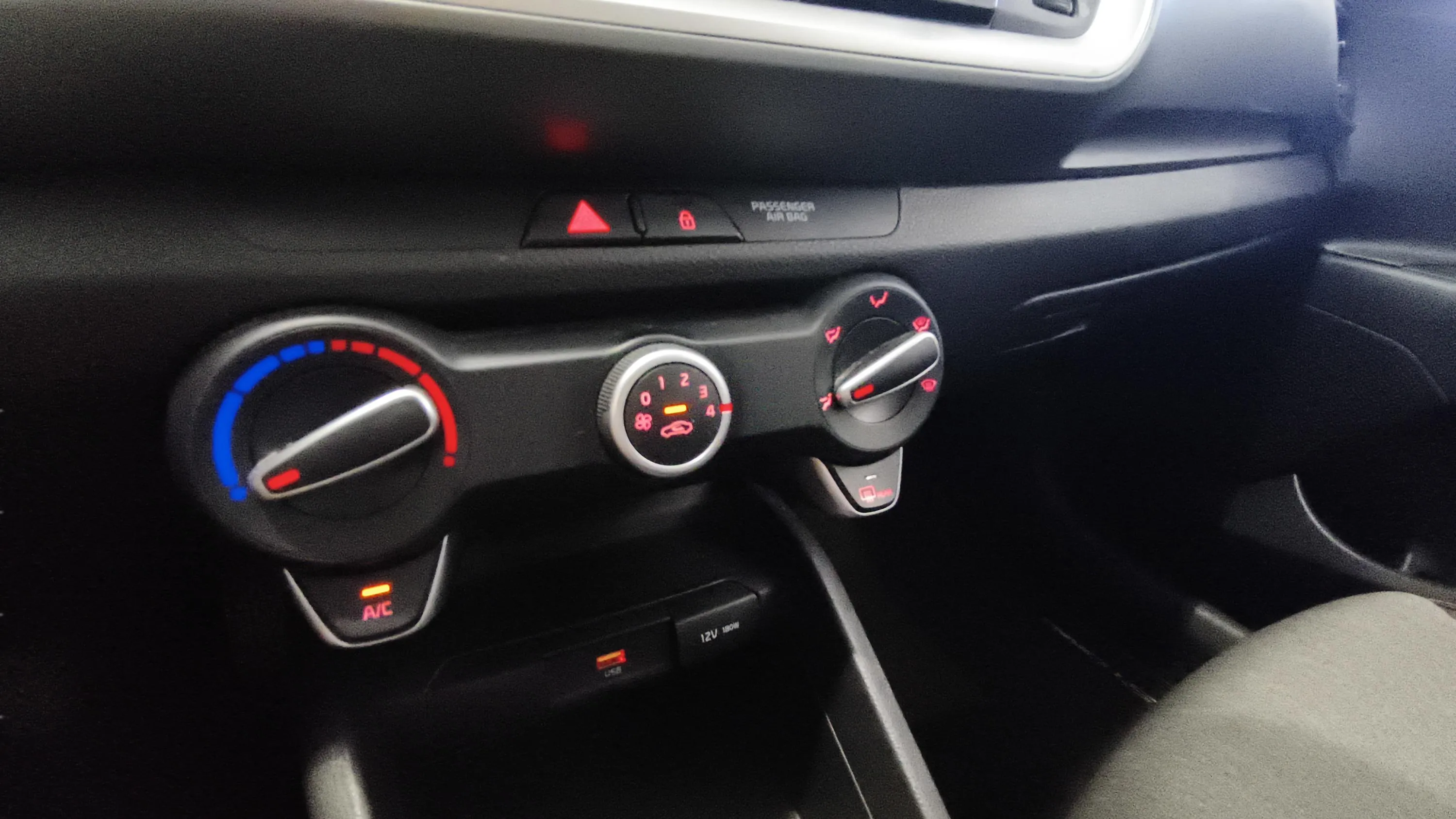 Kia Stonic 1.2 DPi Concept - foto 18