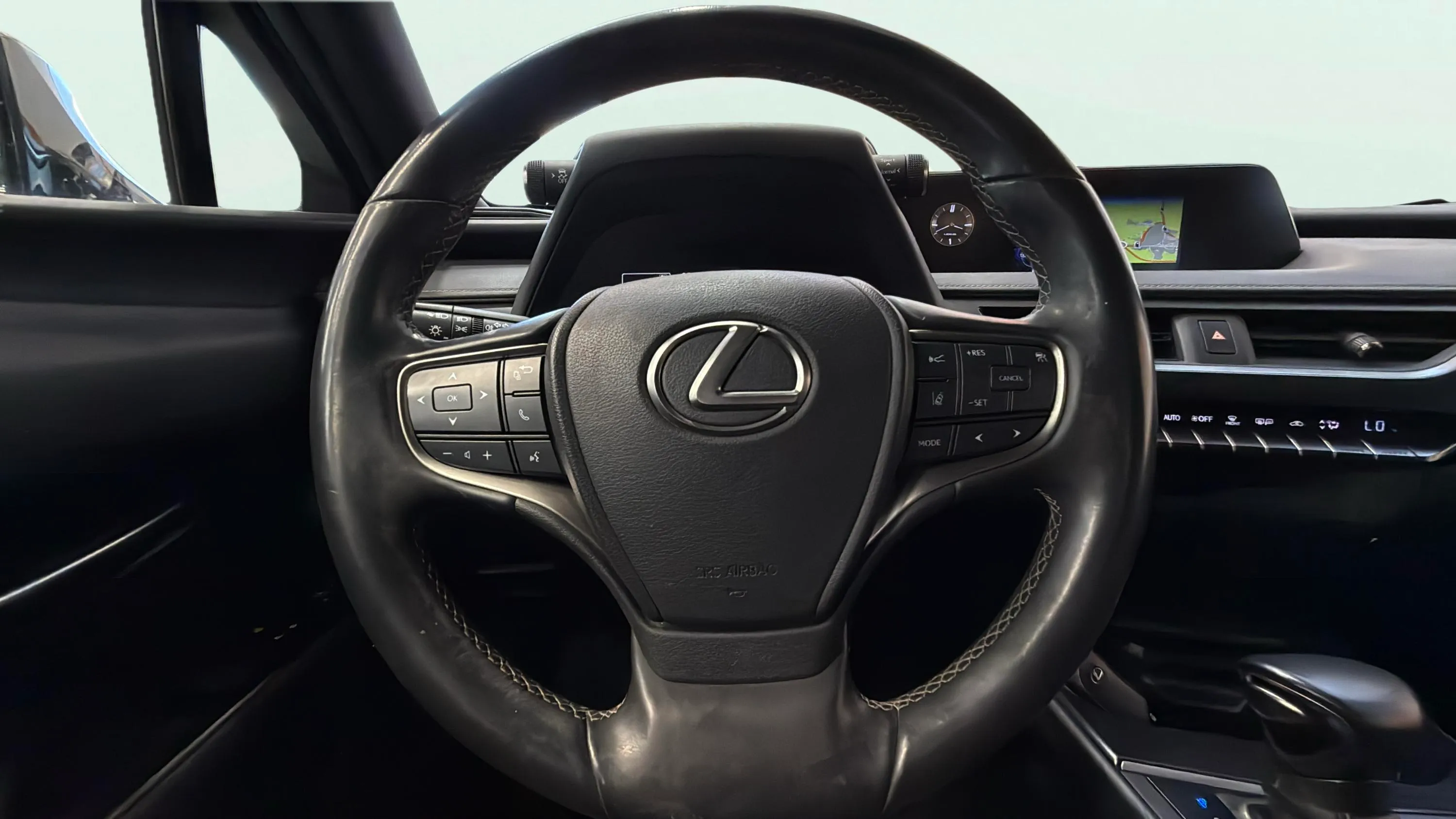 Lexus UX 2.0 250h Business - foto 19