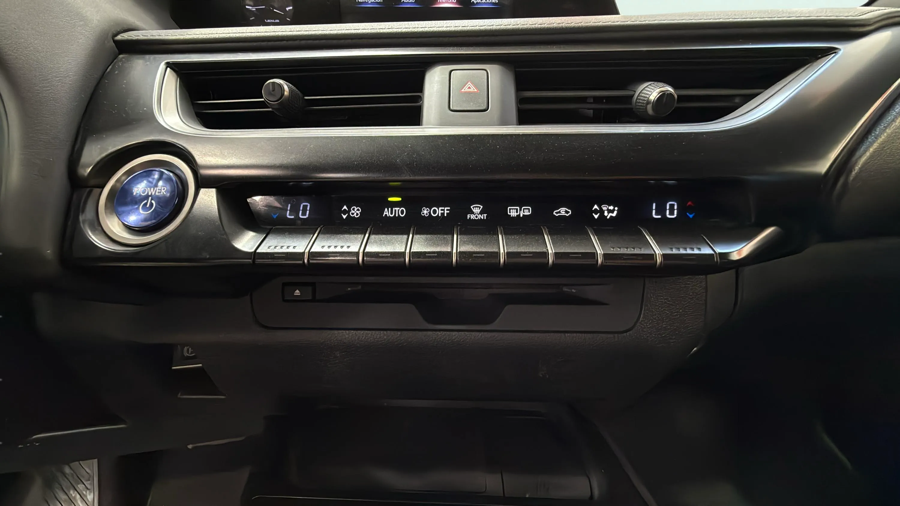 Lexus UX 2.0 250h Business - foto 22