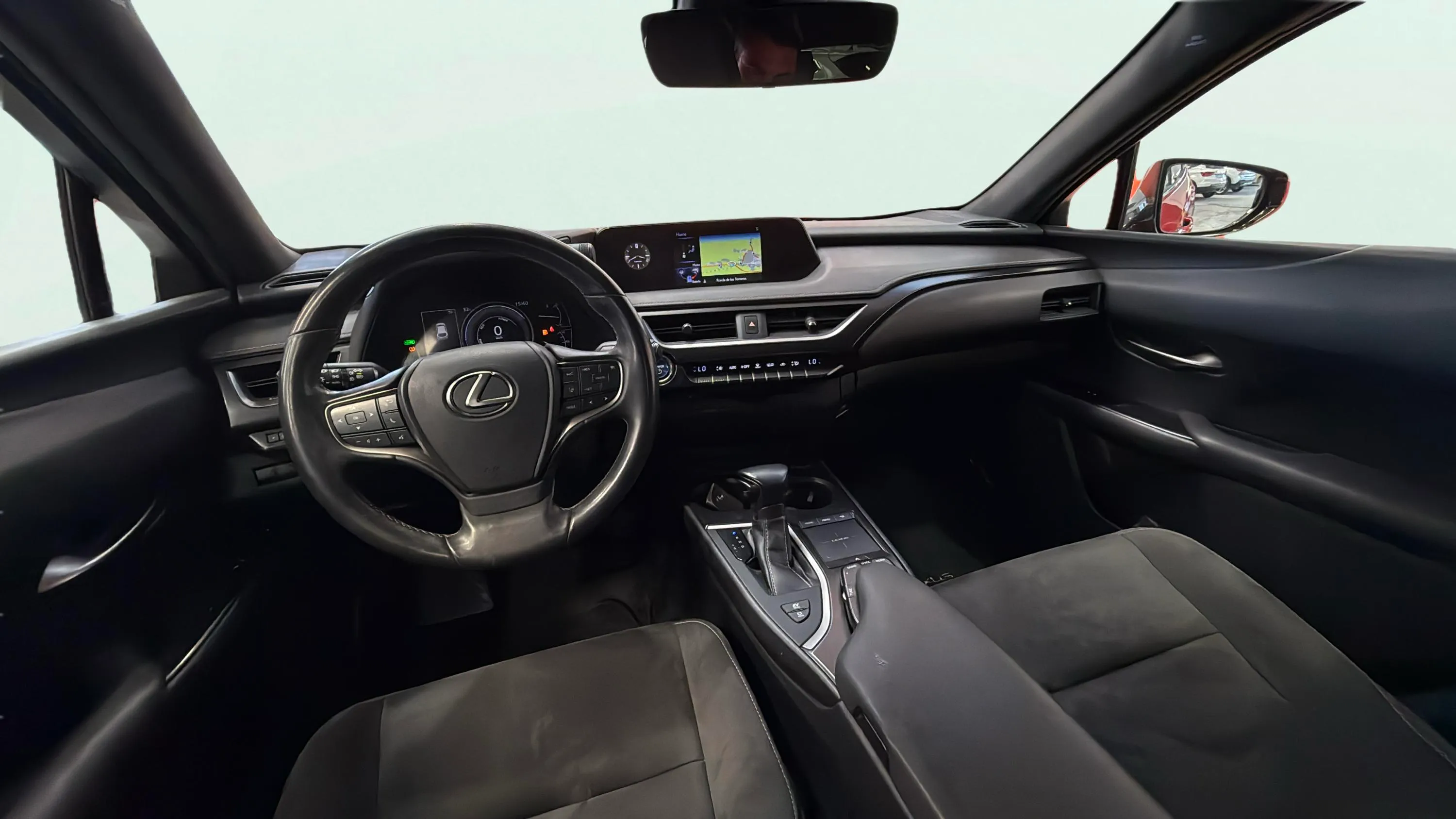 Lexus UX 2.0 250h Business - foto 17