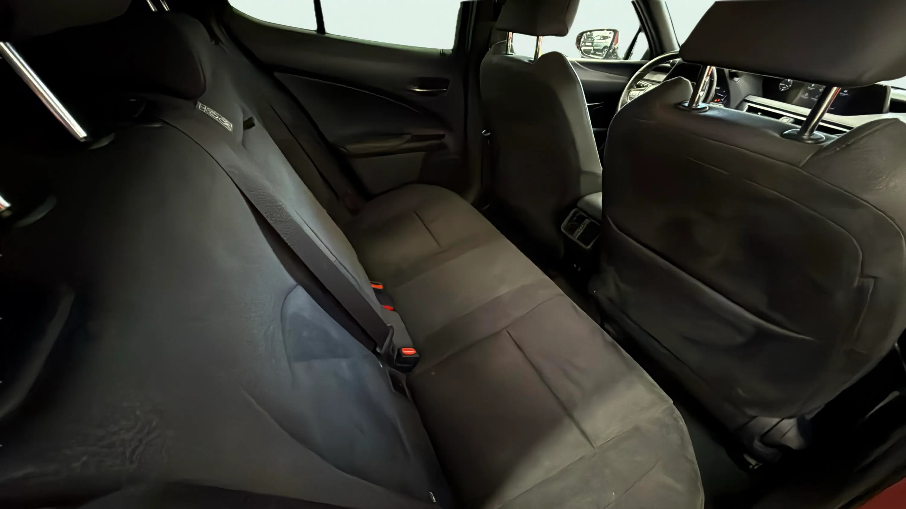 Lexus UX 2.0 250h Business - foto 25