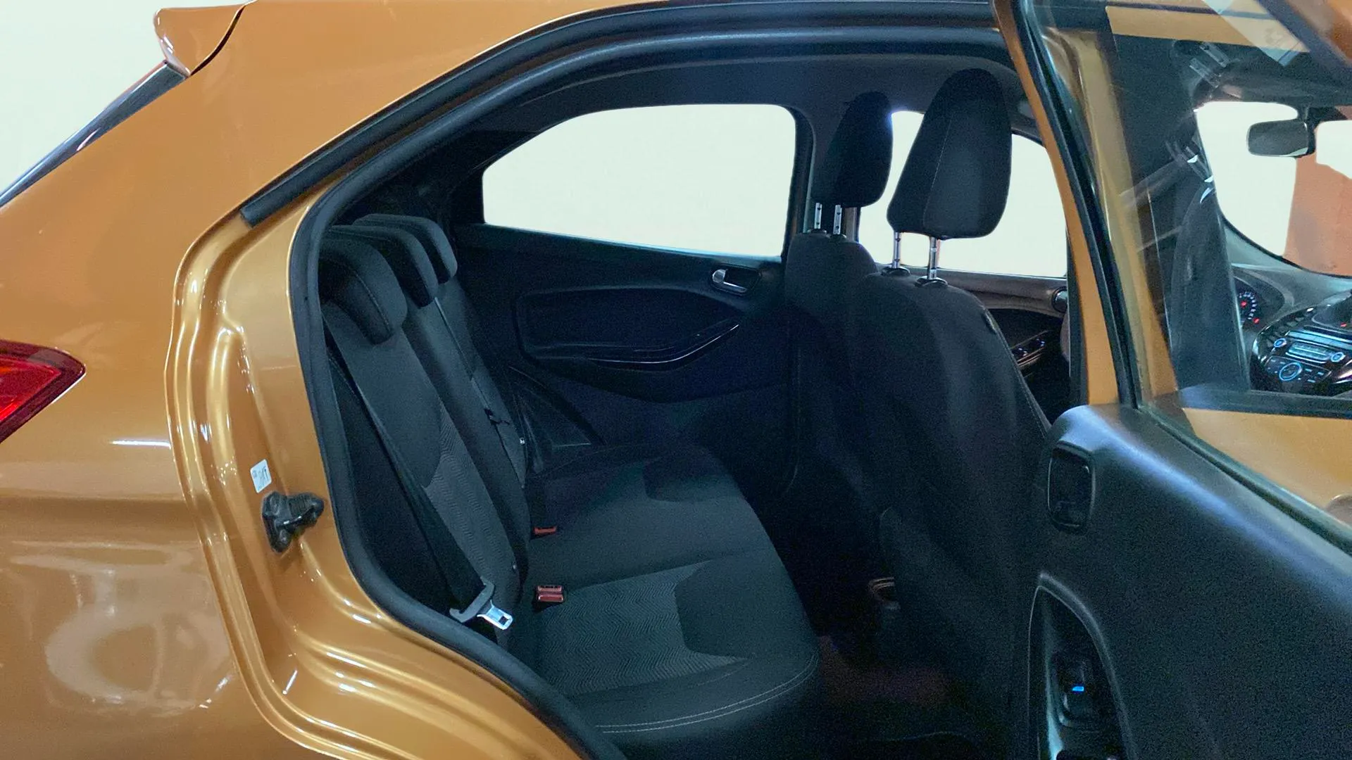 Ford Ka+ 1.2 Ti-VCT Ultimate - foto 26
