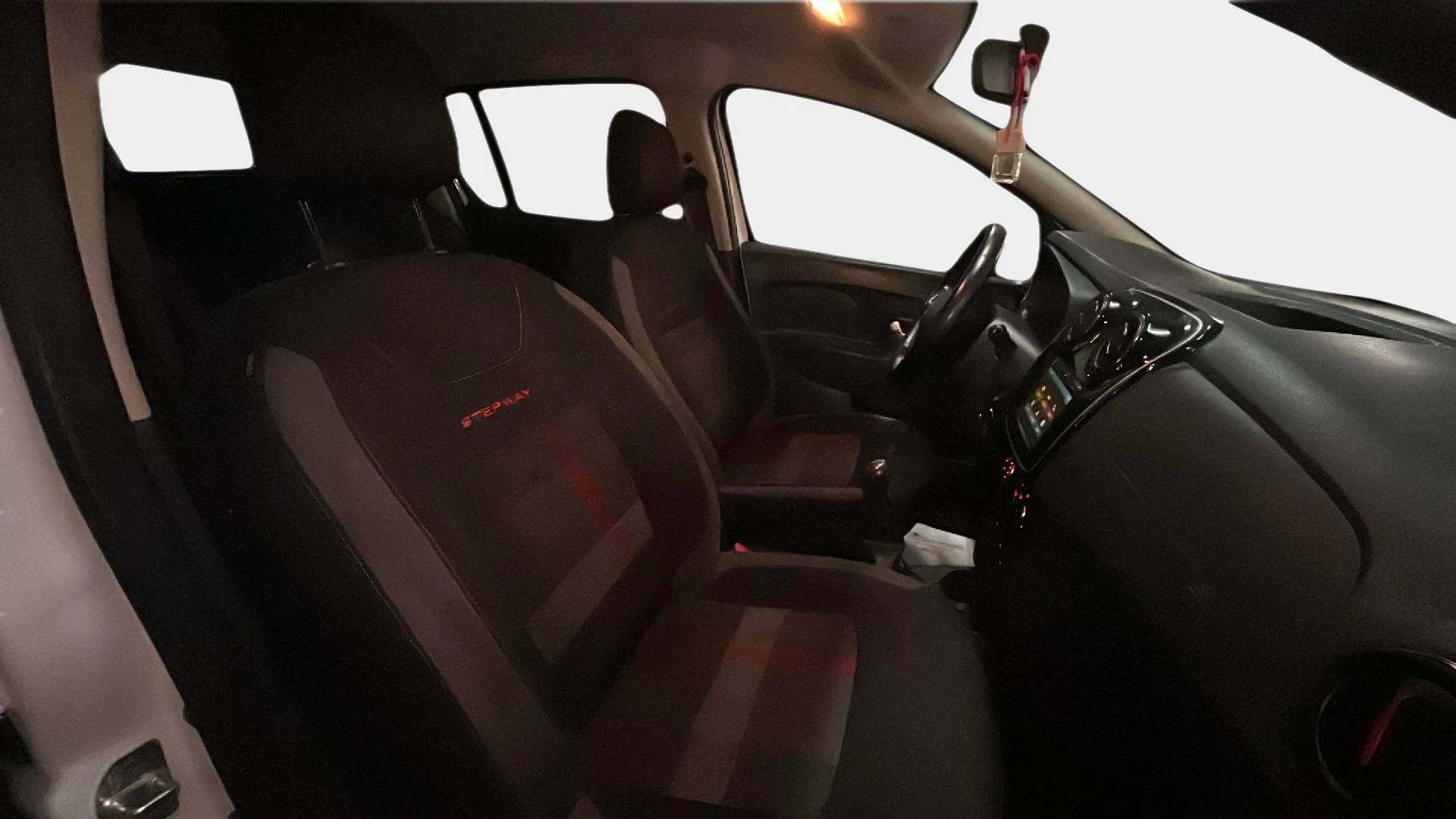 Dacia Sandero Stepway Comfort TCe - foto 23