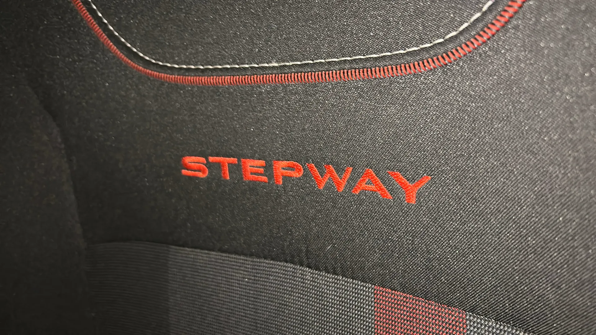 Dacia Sandero Stepway Comfort TCe - foto 32
