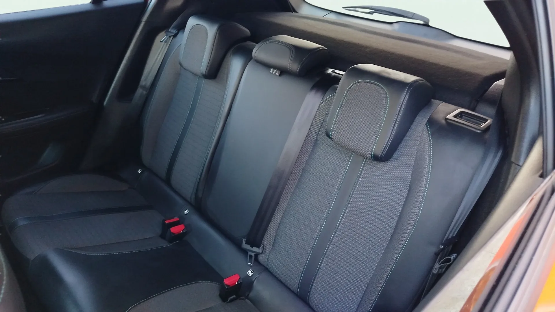Peugeot 2008 Active BlueHDi - foto 15